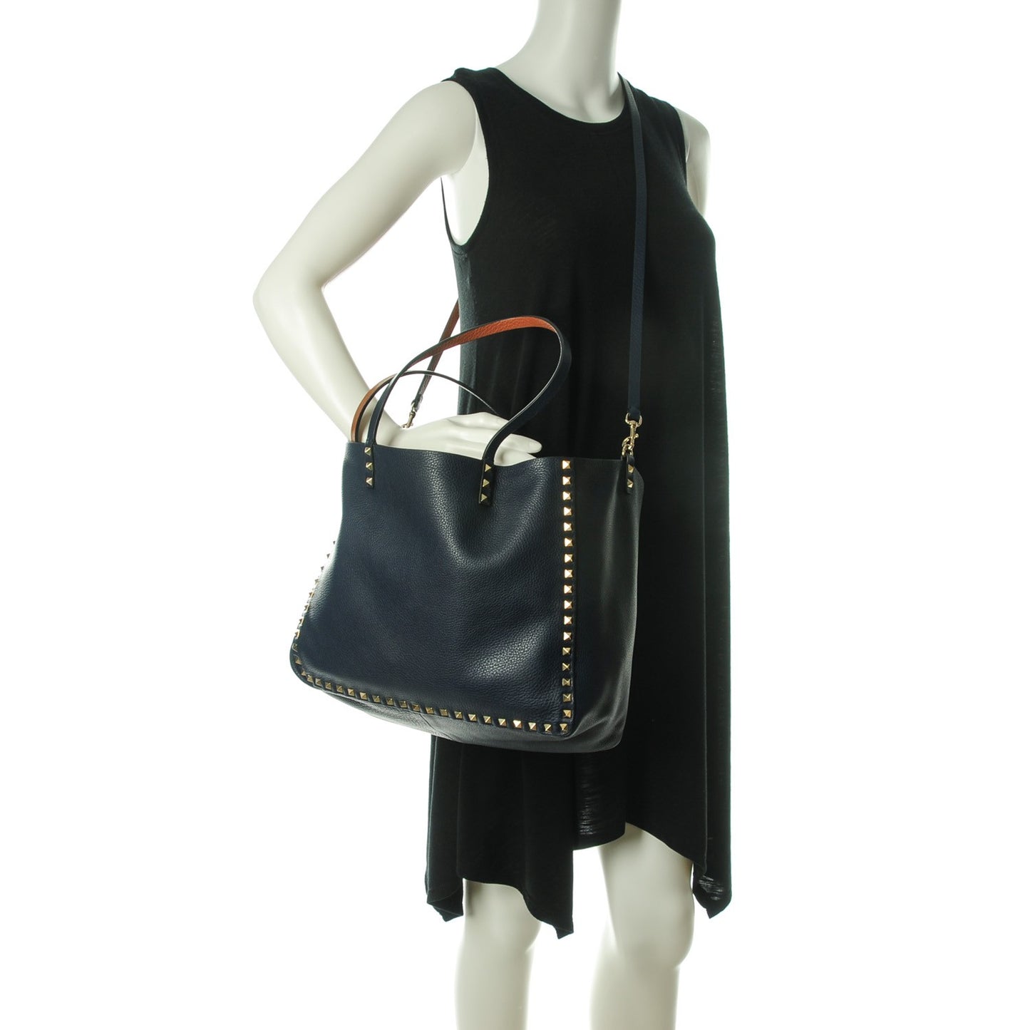 Pebbled Calfskin Medium Rockstud Reversible Tote Light Cuir Marine