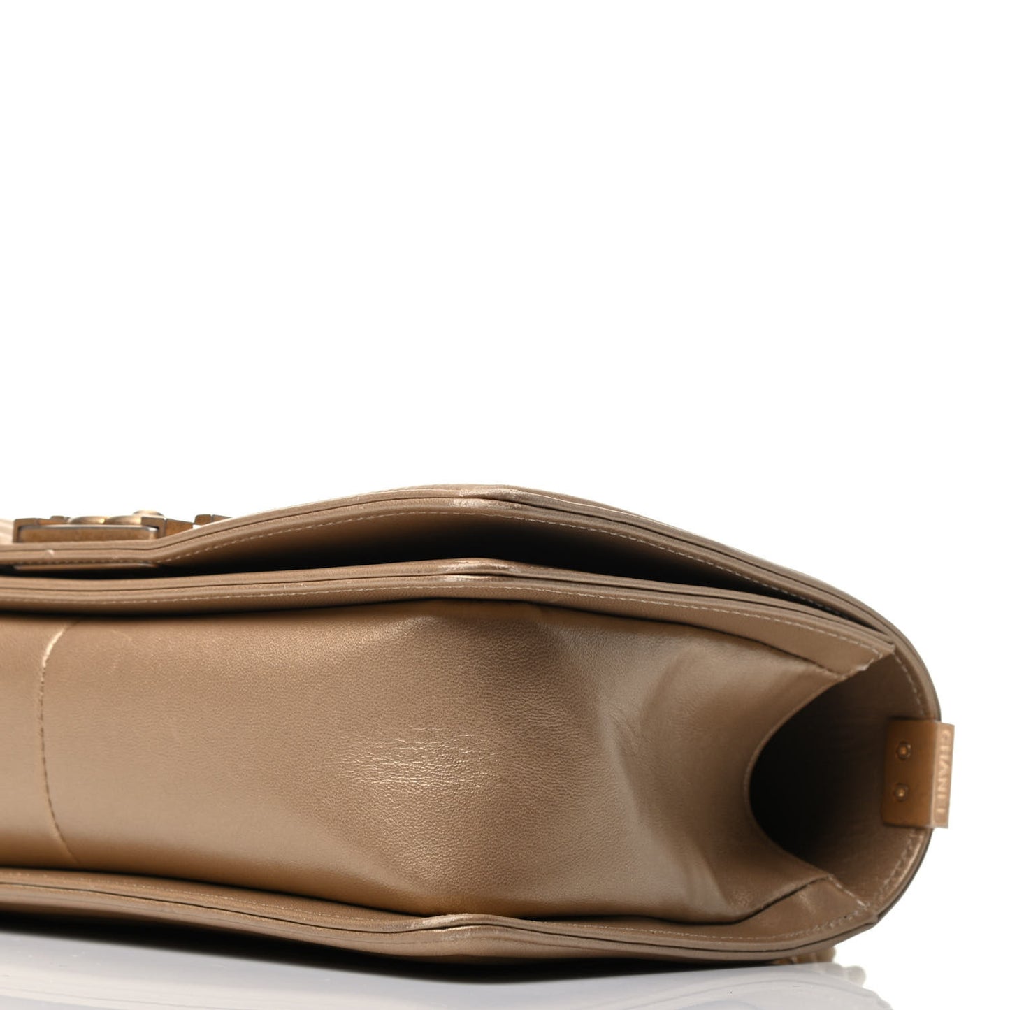 Metallic Lambskin Medium Scaled Boy Flap Gold
