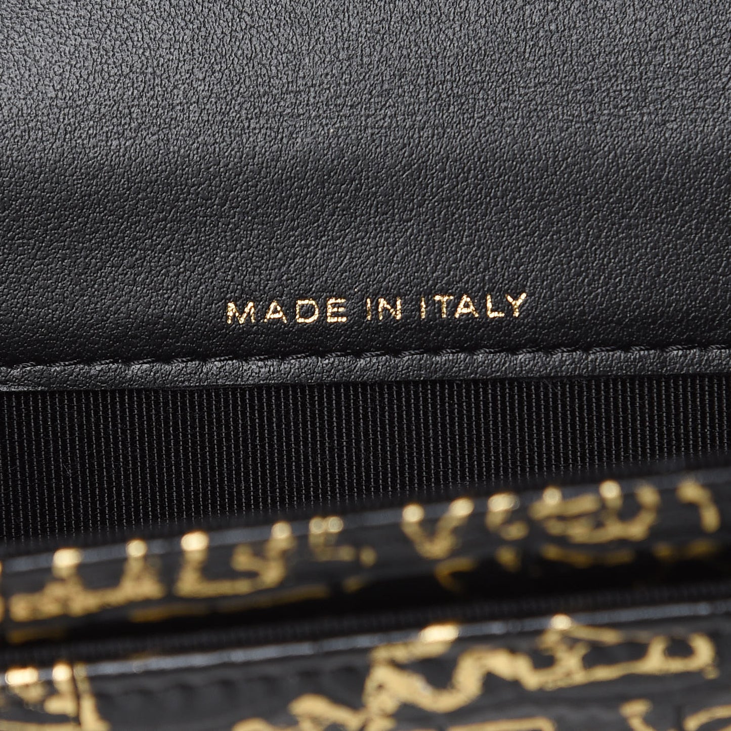 Calfskin Crocodile Embossed Graffiti 2.55 Cocodile Reissue Flap Card Holder Black Gold