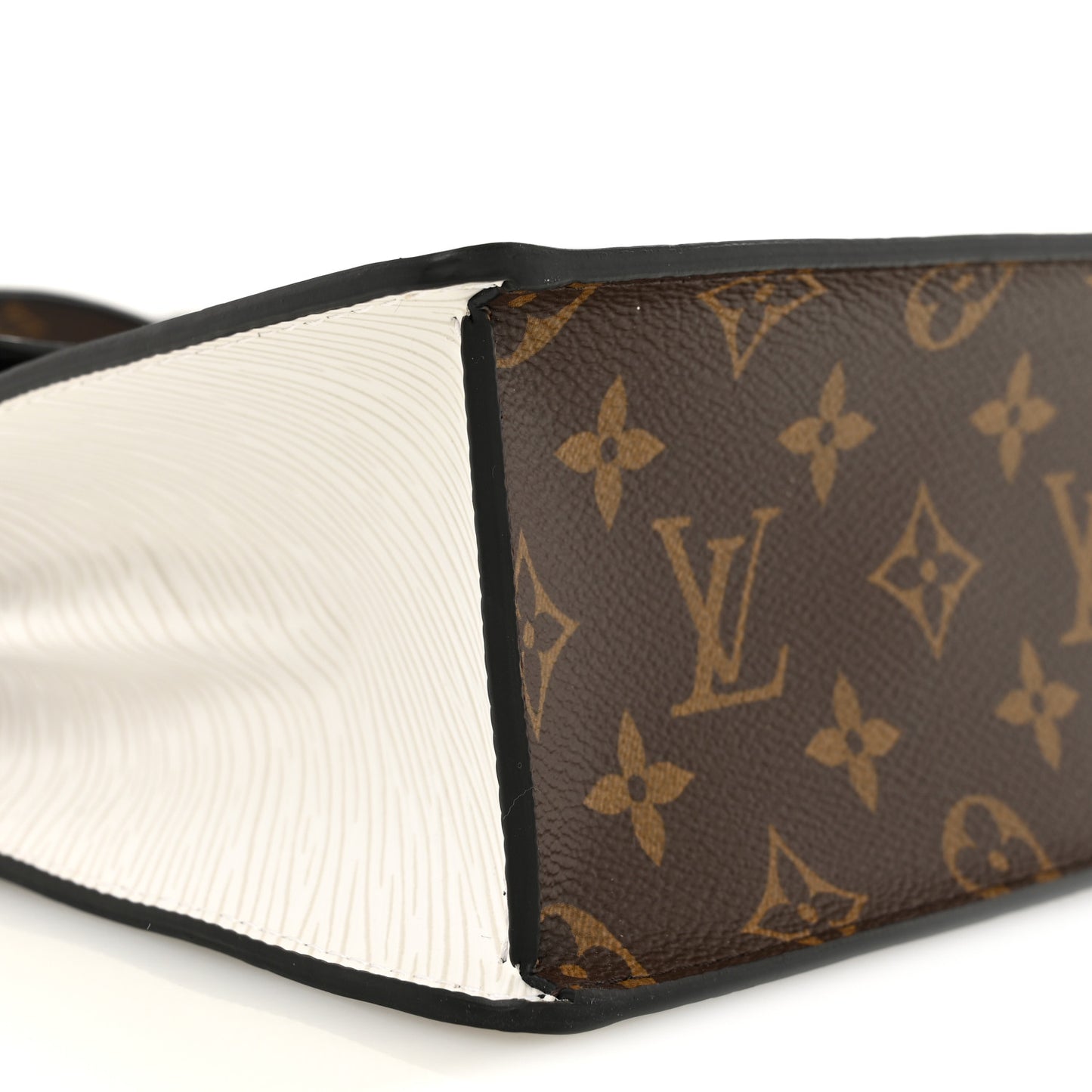 Vernis Epi Monogram Spring Street Black