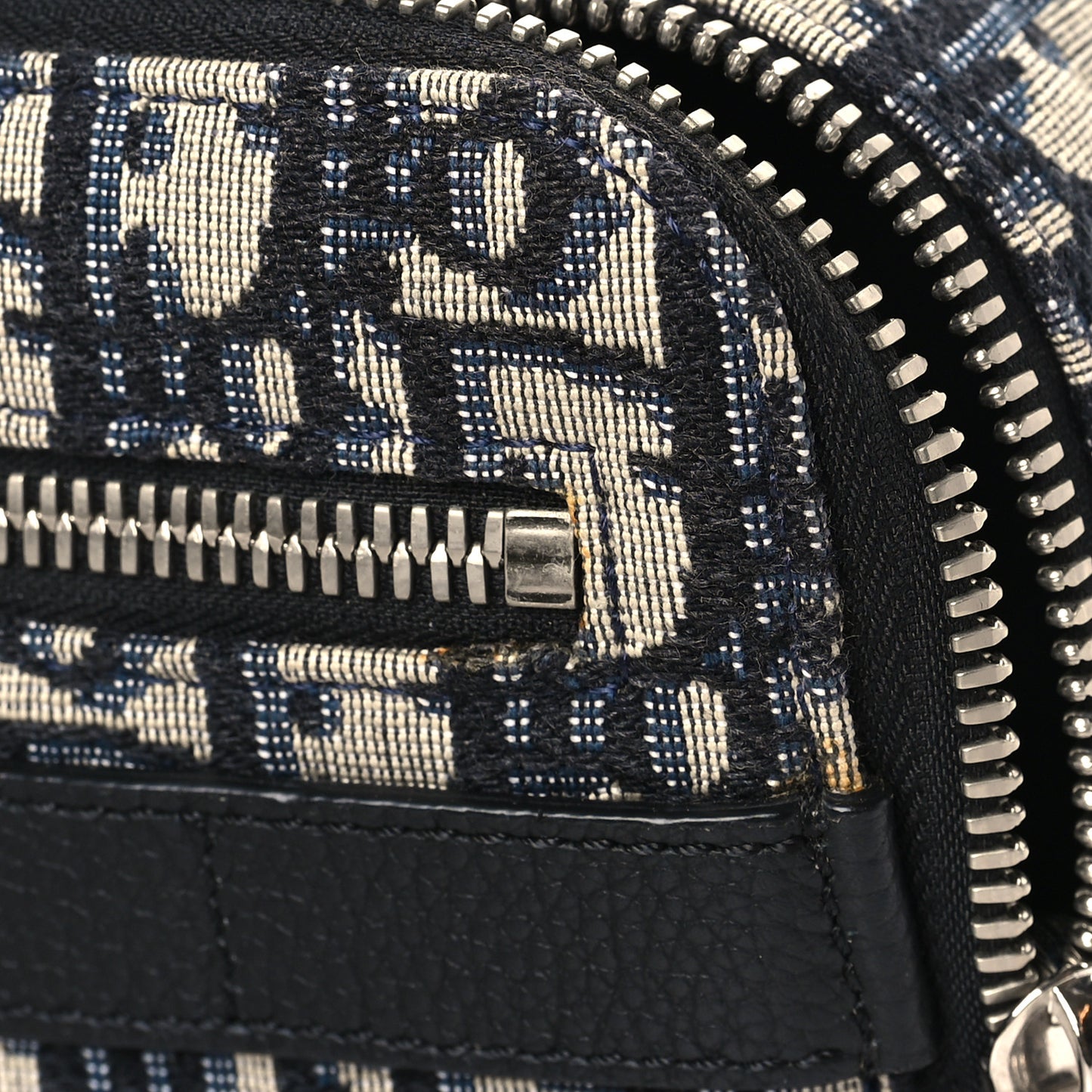 HOMME Oblique Safari Messenger Blue