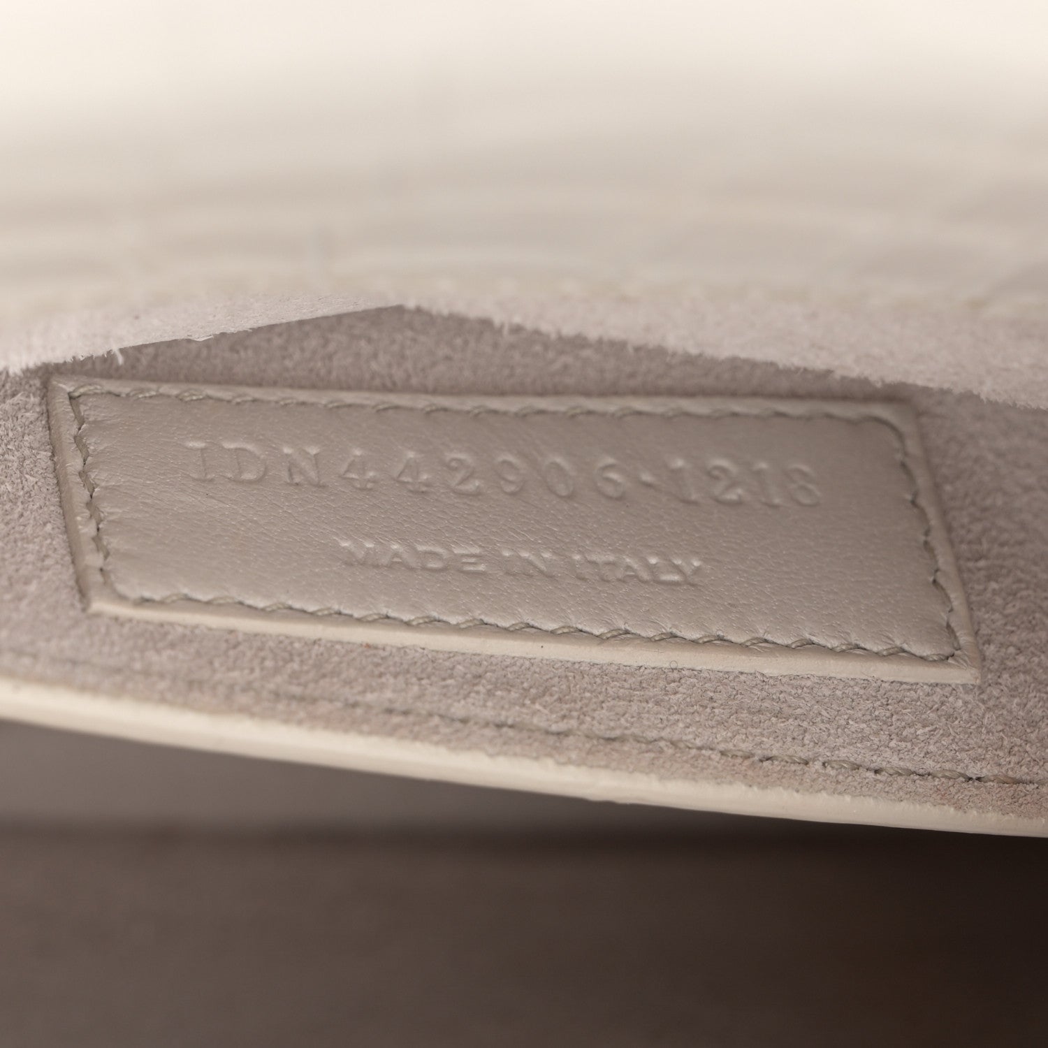 Saint Laurent Calfskin Crocodile Embossed Medium Monogram Sunset Blanc Vintage 7 of 17
