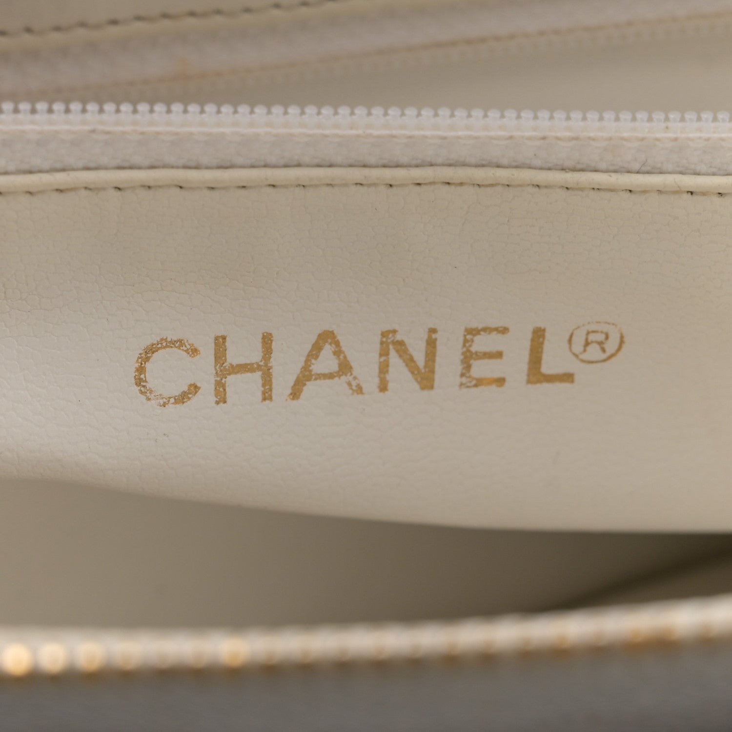Chanel Caviar CC Shoulder Bag White 7 of 20