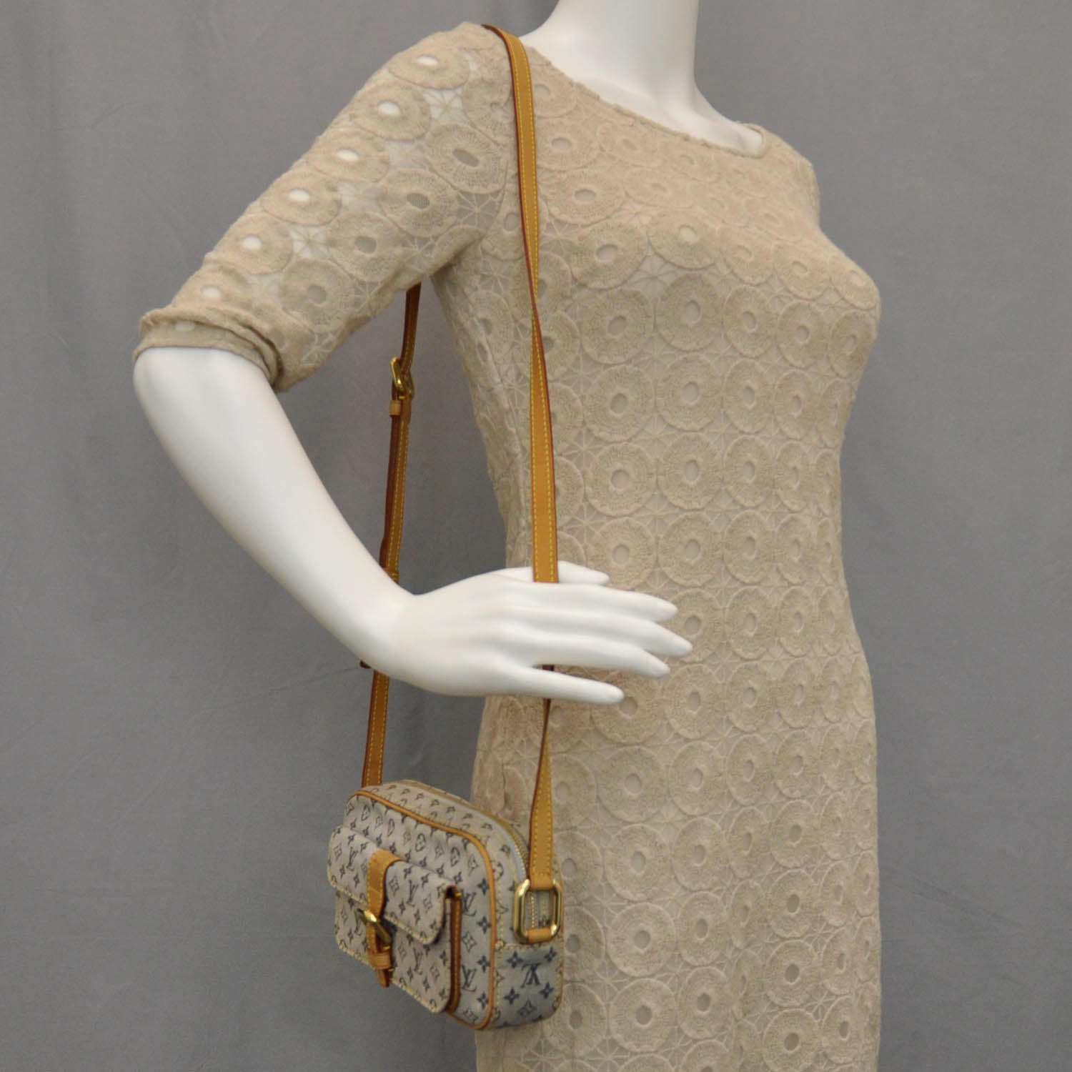 Louis Vuitton Mini Monogram Juliette 2 of 9