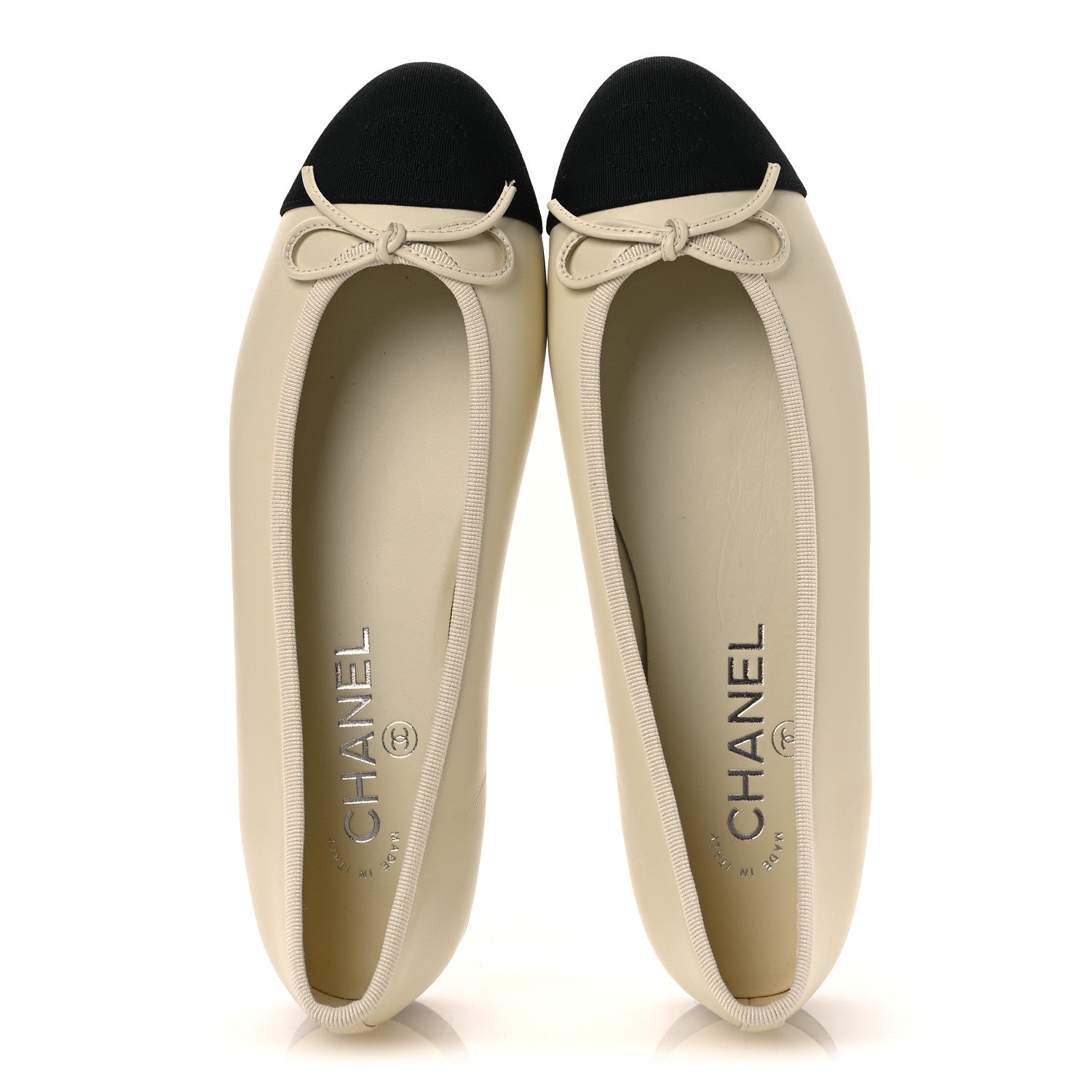 CHANEL アイボリーフラットシューズ 37 Chanel Calfskin Grosgrain Cap Toe CC Ballerina Flats 37 Ivory