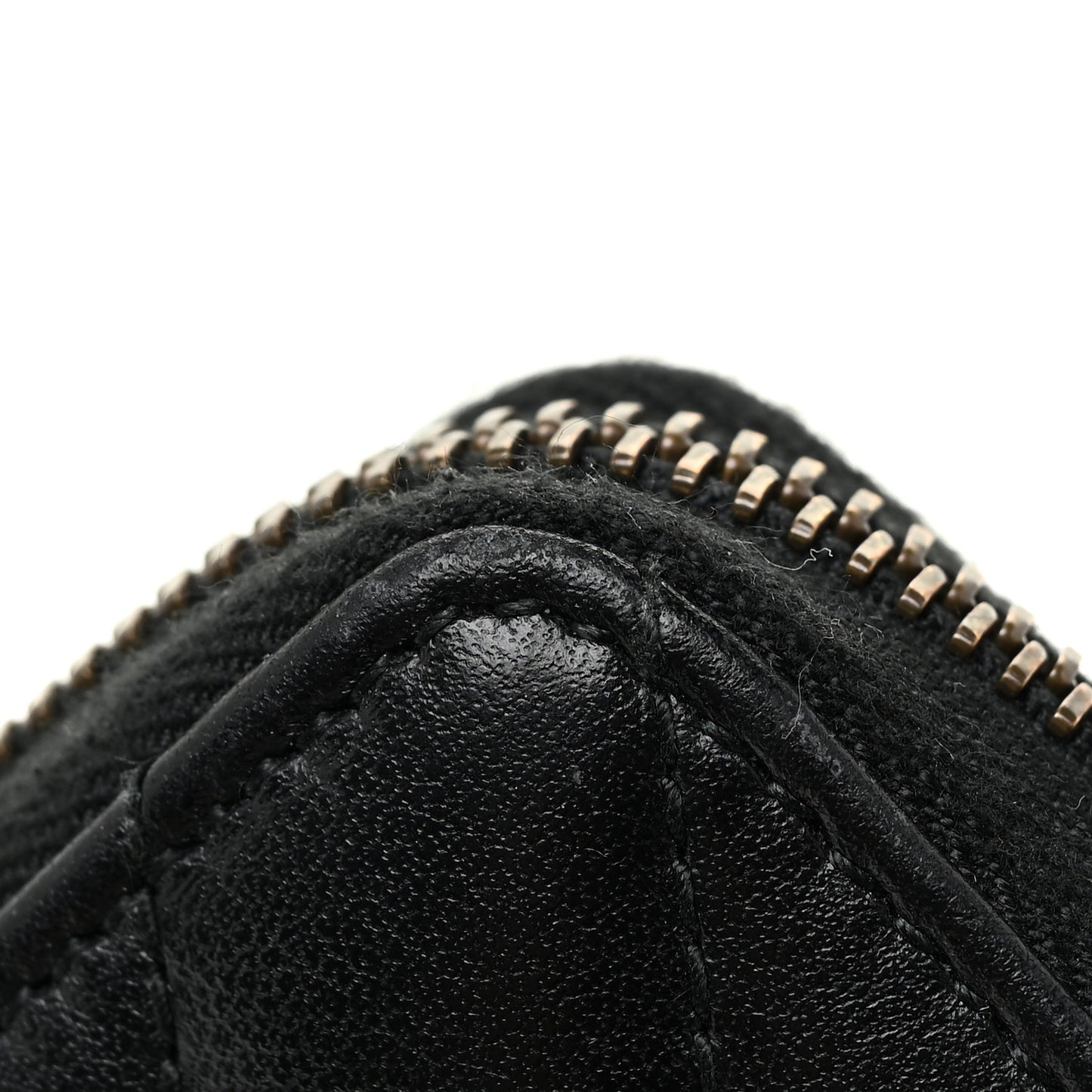 Calfskin Matelasse GG Marmont Zip Around Wallet Black