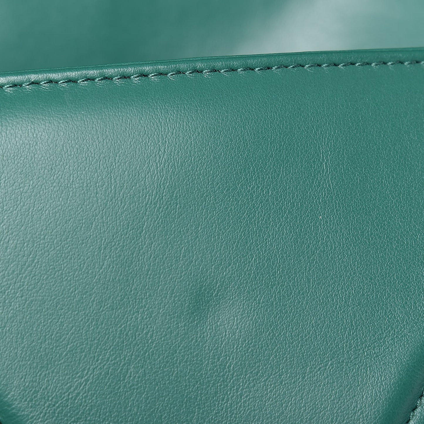 Calfskin Matelasse Small GG Marmont Shoulder Bag Emerald Green