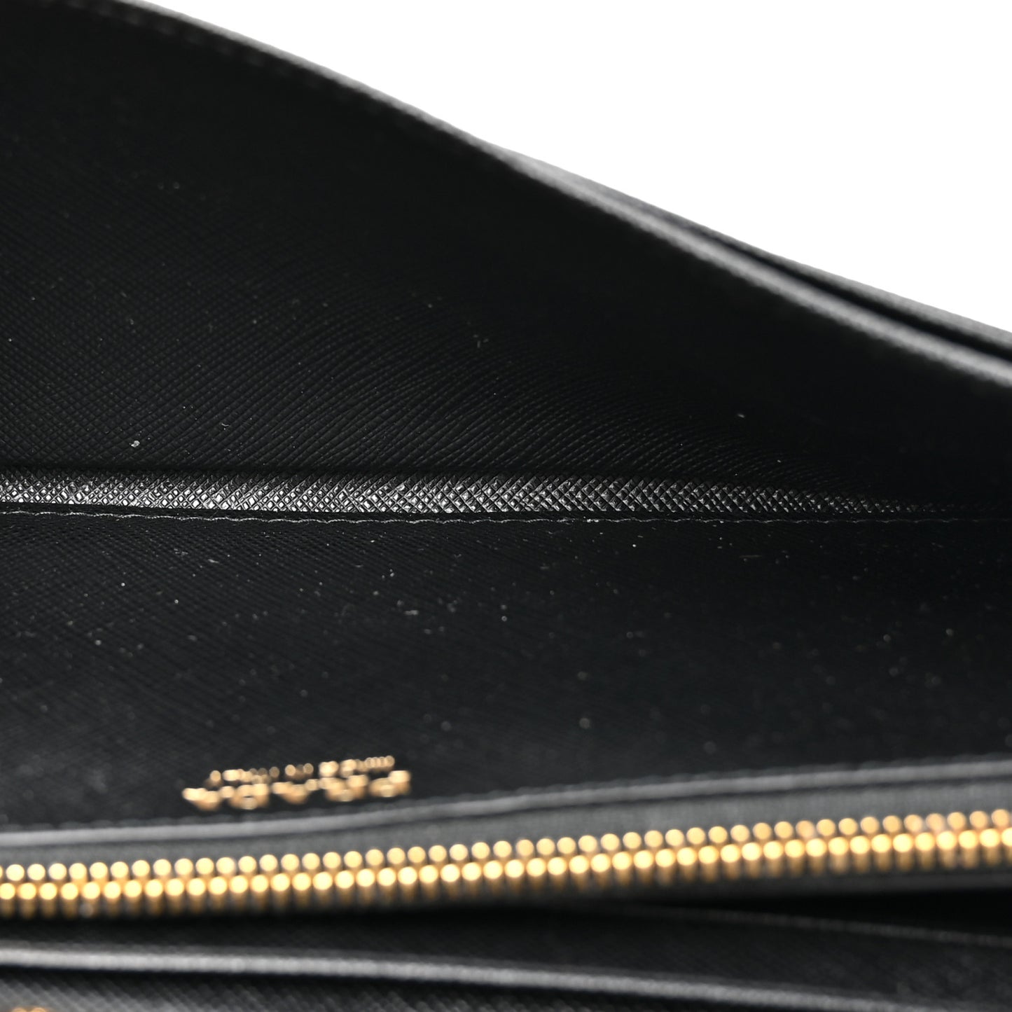 Saffiano Metal Oro Chain Wallet Black
