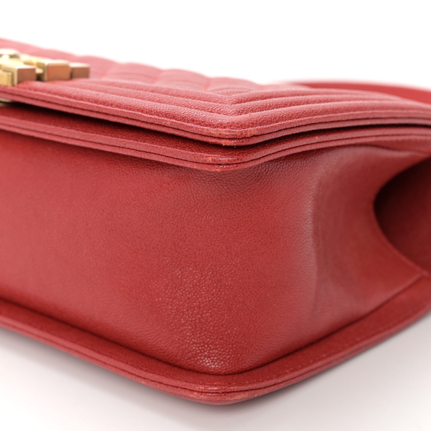 Caviar Quilted Medium Boy Flap Red