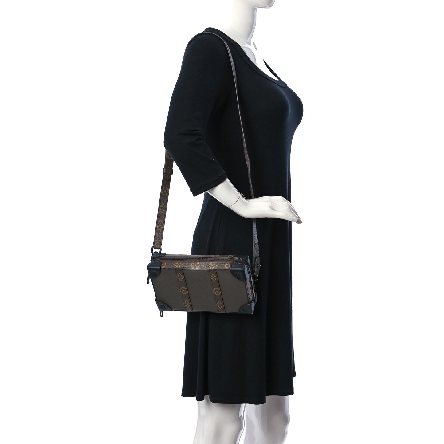 Taiga Monogram Soft Trunk Wallet Khaki Green