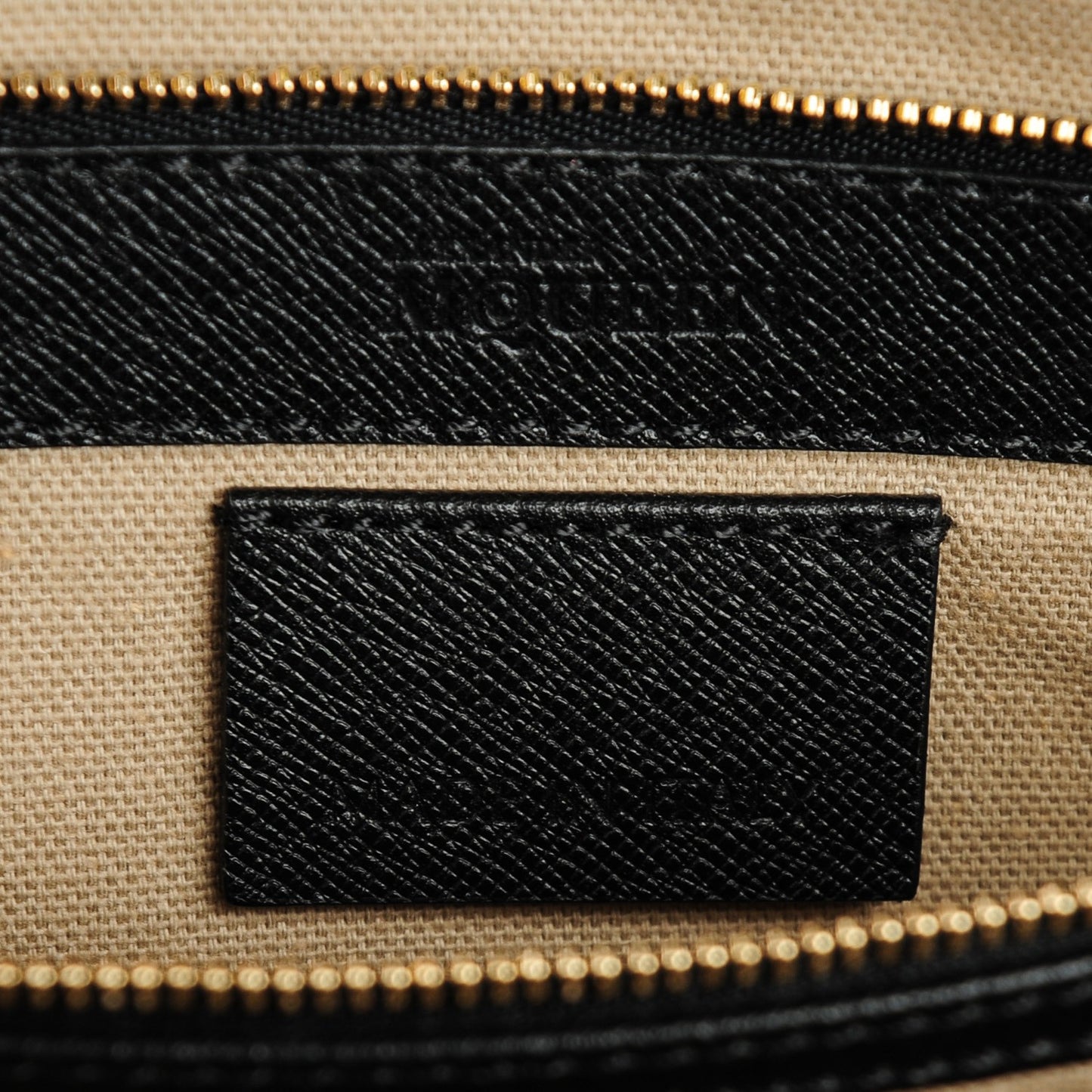 Grained Calfskin Medium Heroine Black