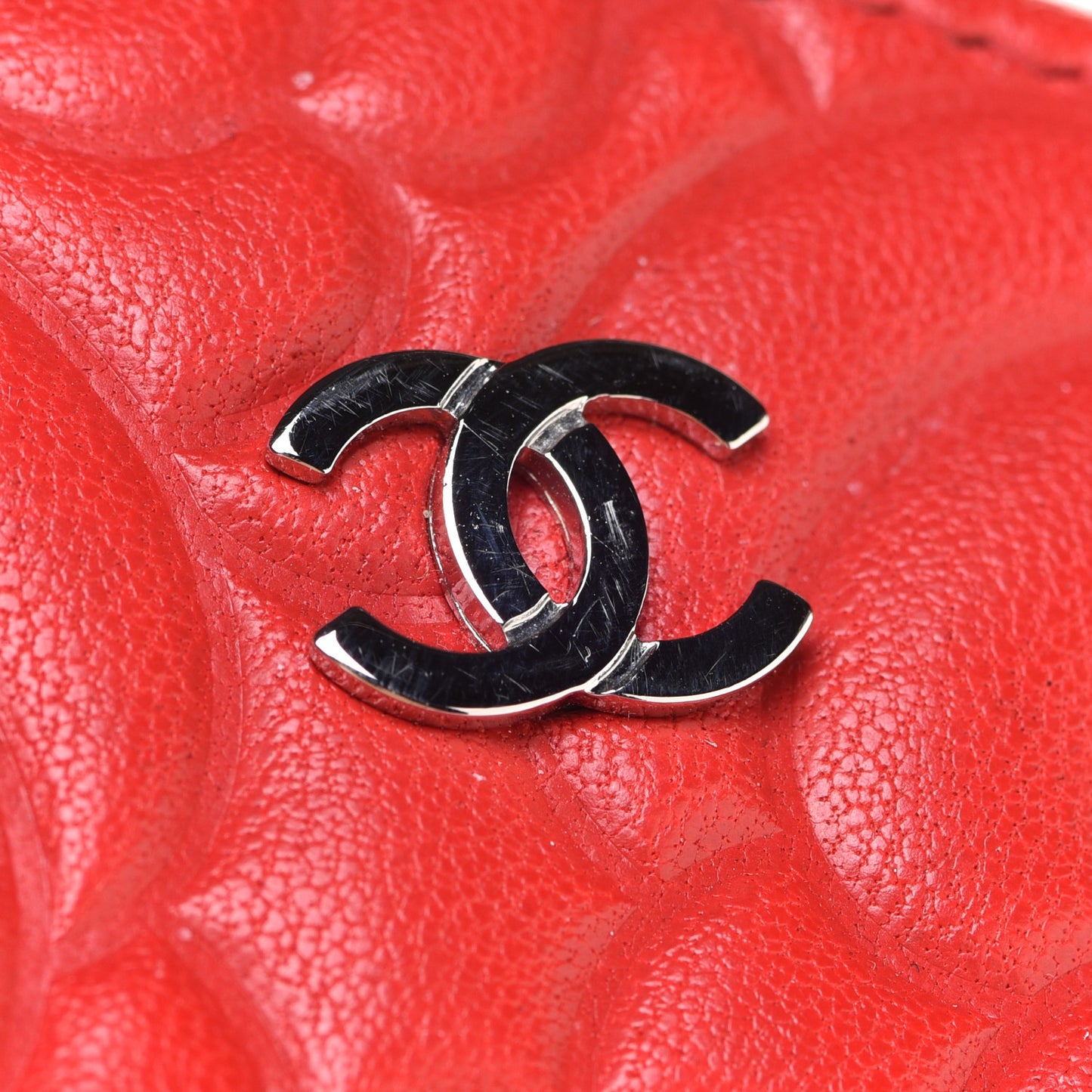 Lambskin Camellia Quilted Round Clutch With Chain Red