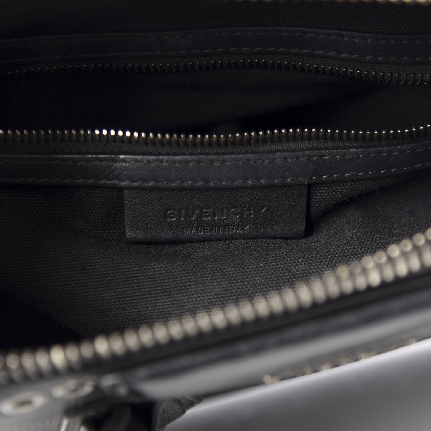 Sugar Goatskin Small Eyelet Antigona Black