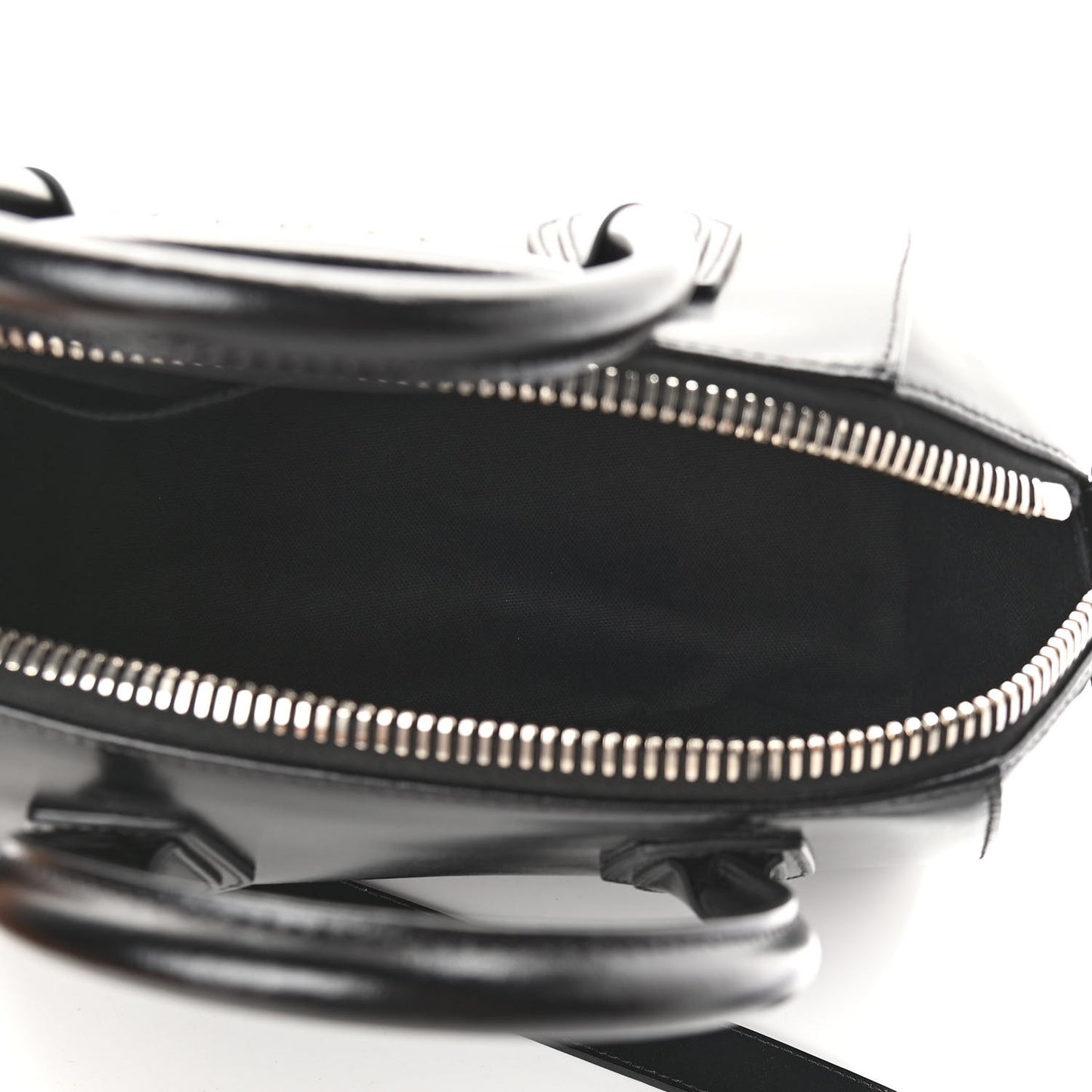 Shiny Lord Calfskin Small Antigona Black