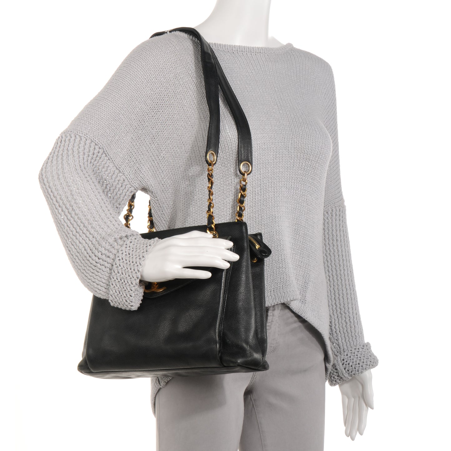 Caviar Shoulder Bag Black