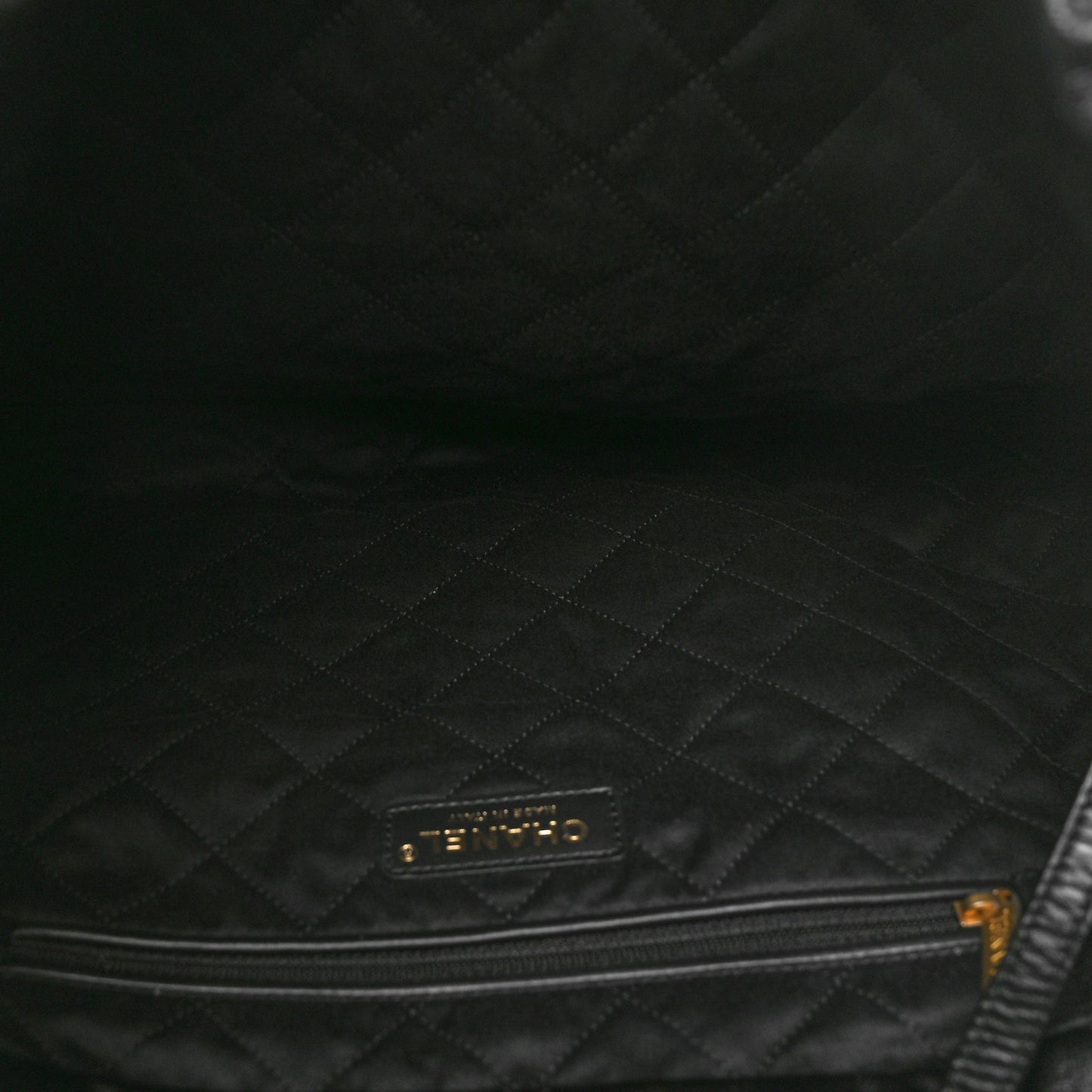 Shiny Calfskin Quilted Chanel 22 Black