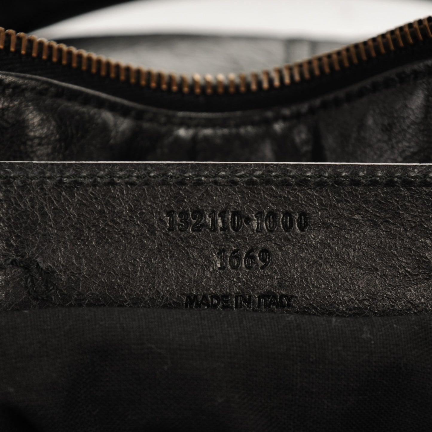 Agneau Classic Hardware Work Black