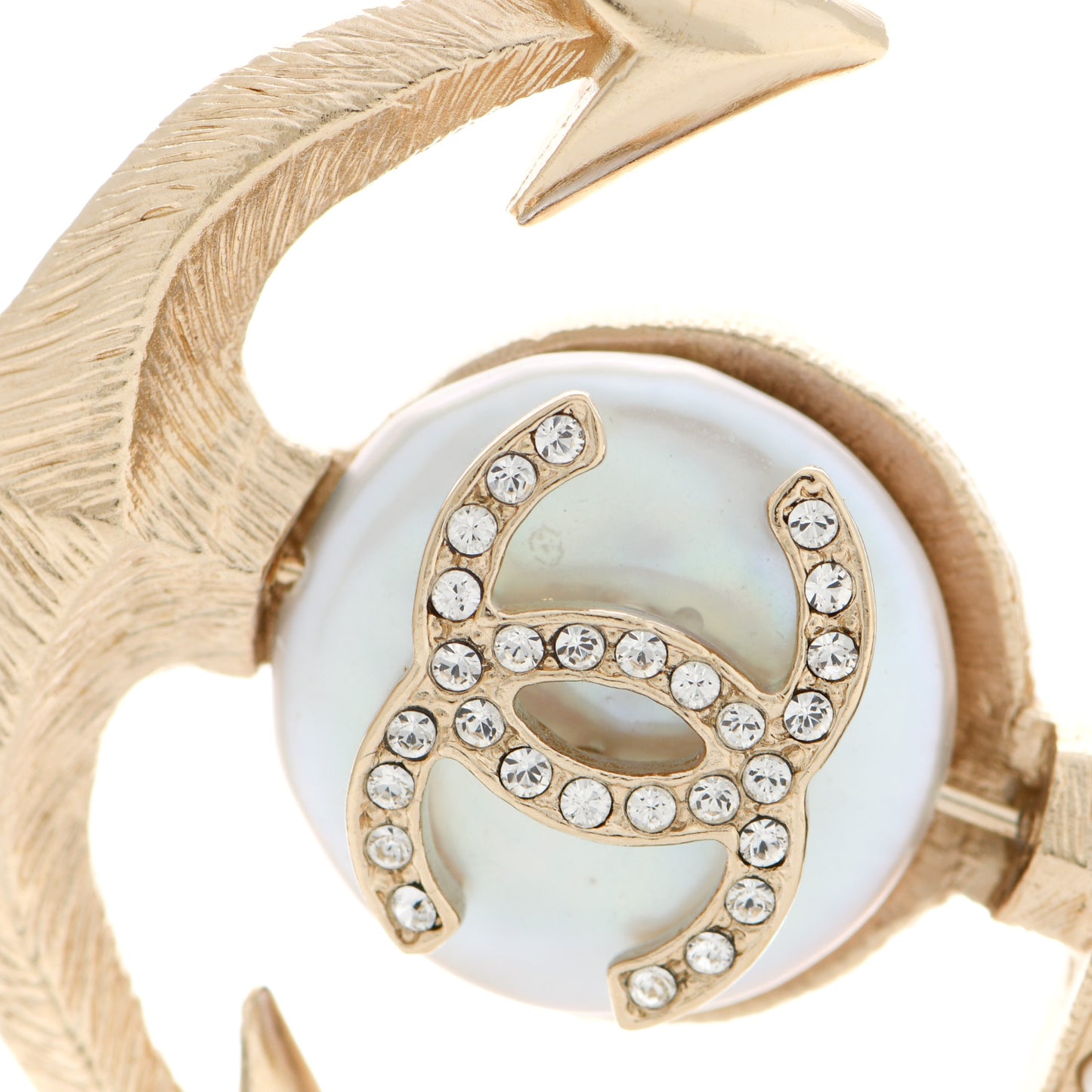 Crystal Pearl CC Anchor Brooch Gold