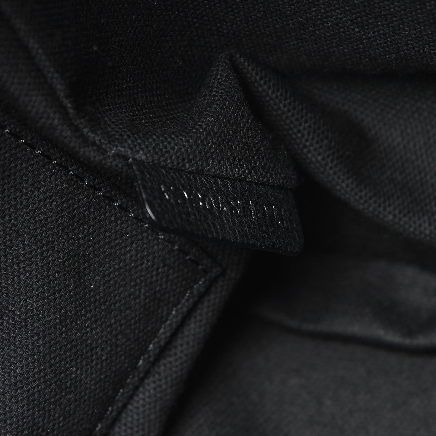 Grainy Calfskin House Check Small Canterbury Black