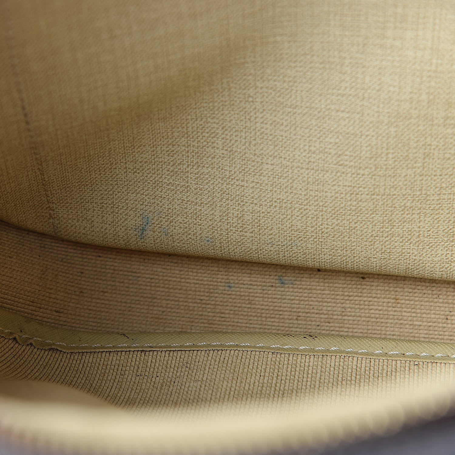Louis Vuitton Monogram Reporter PM 12 of 16