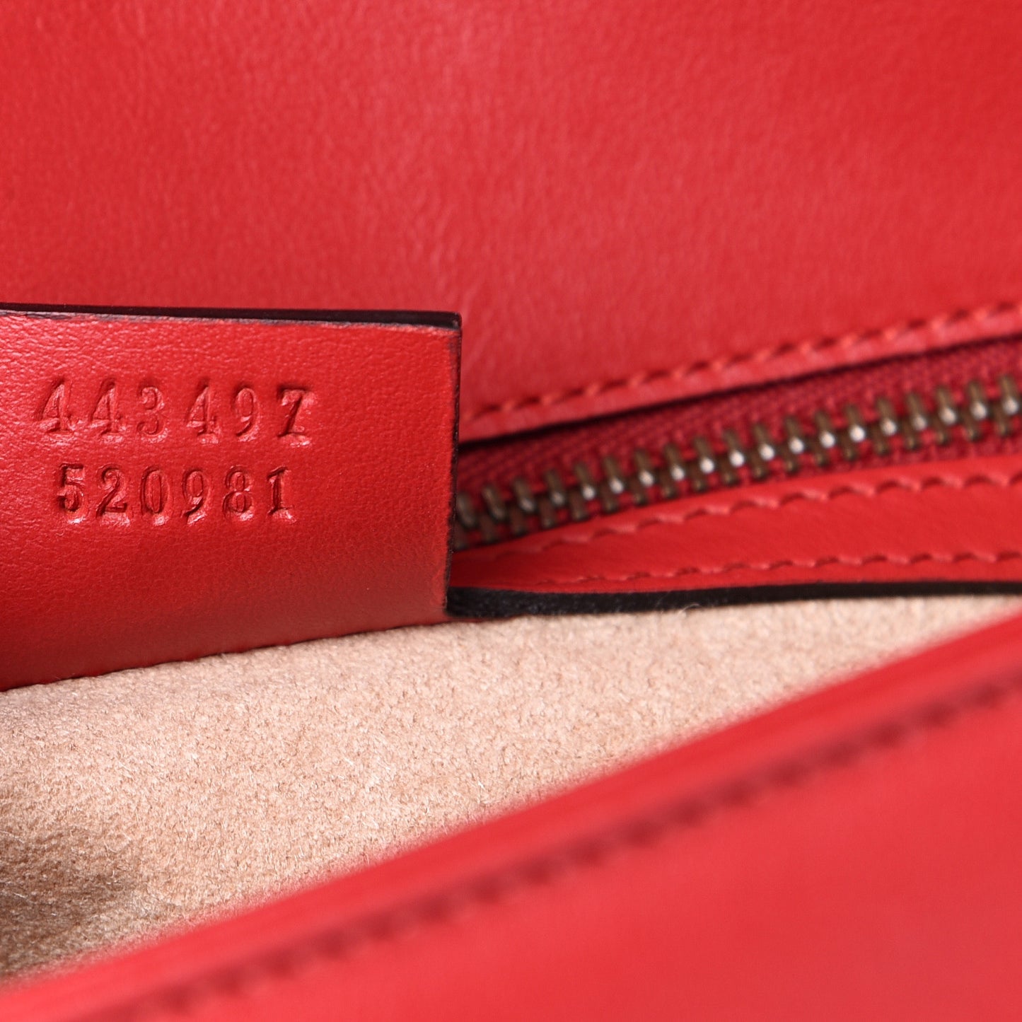 Calfskin Matelasse Small GG Marmont Shoulder Bag Hibiscus Red