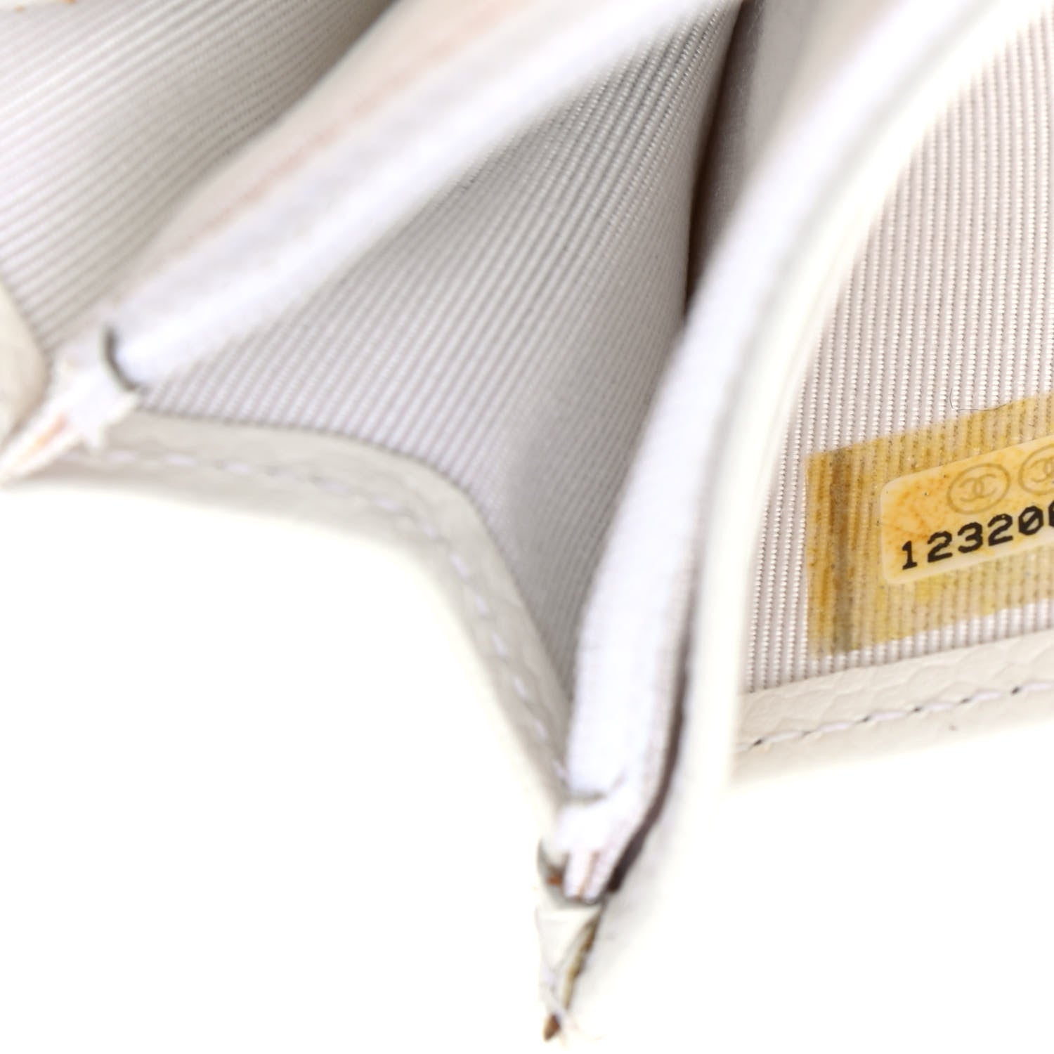 Chanel Caviar Quilted Yen Wallet White 7 of 7