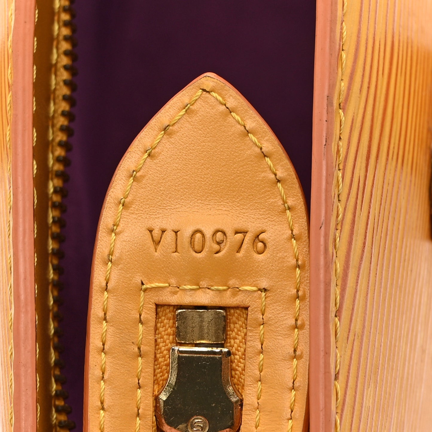 Epi Saint Jacques PM Long Straps Tassil
