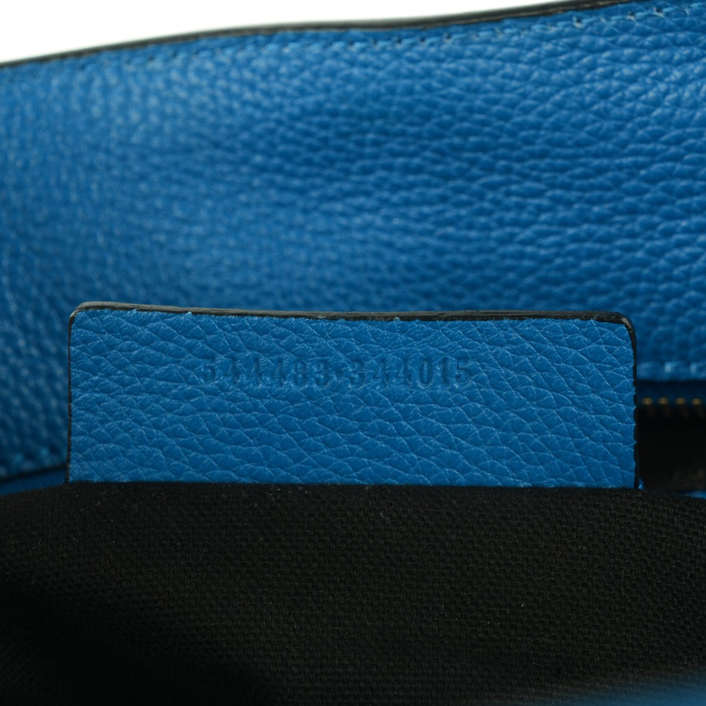Pebbled Calfskin Small Skull Padlock Zip Around Tote Blue