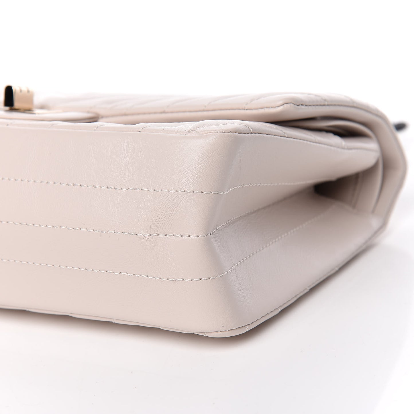 Aged Calfskin Chevron Quilted 2.55 Reissue 225 Flap Ivory