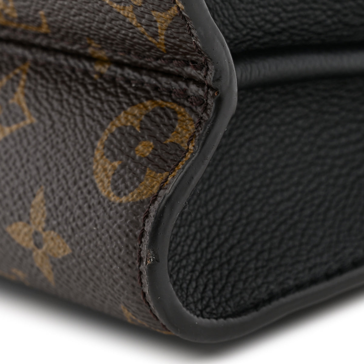 Monogram Victoire Black