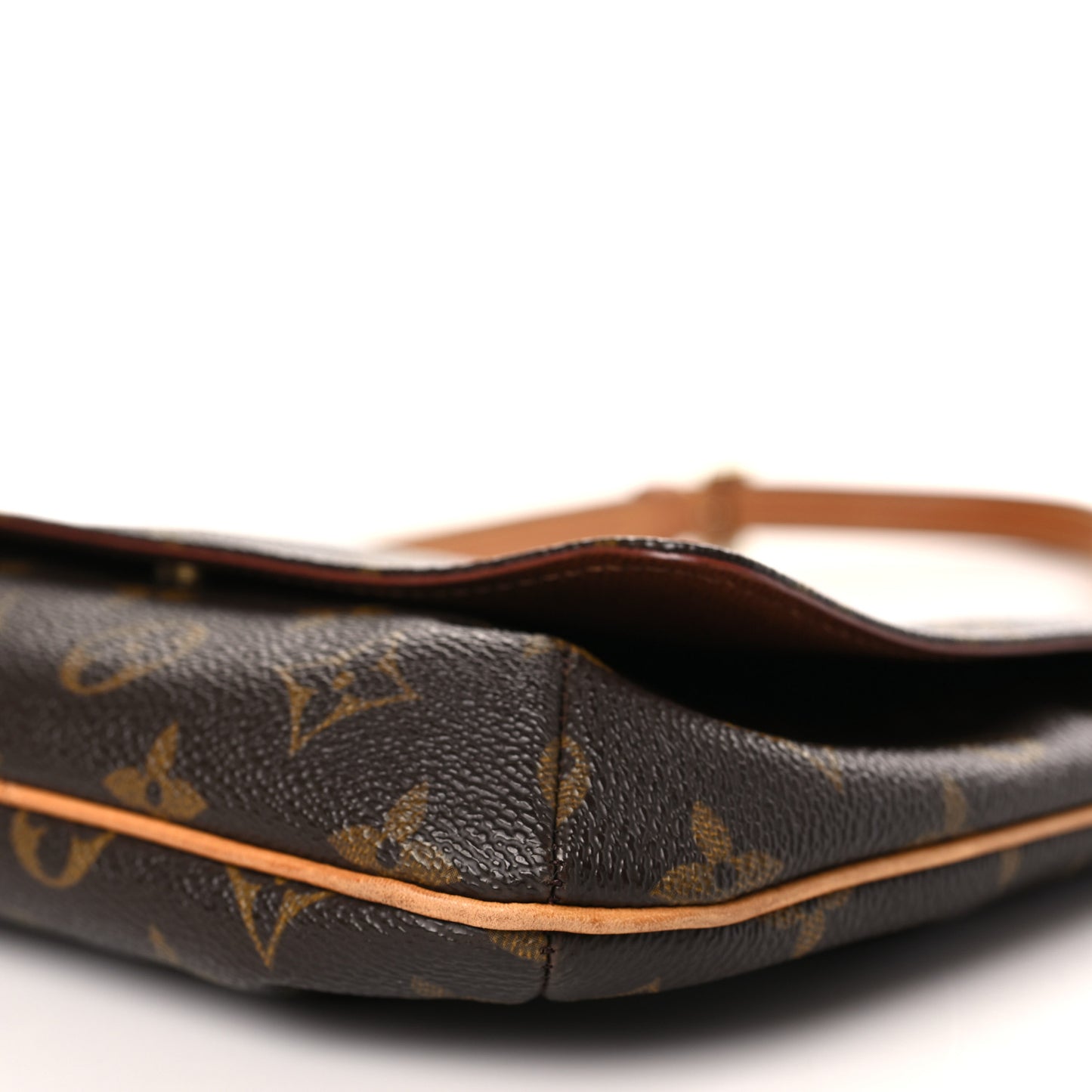 Monogram Musette Tango