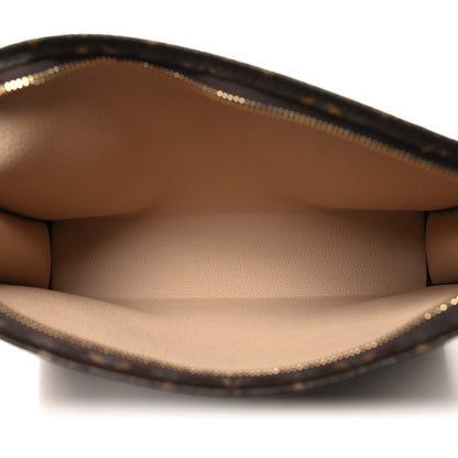 Louis Vuitton Monogram Toiletry Pouch 26 5 of 9