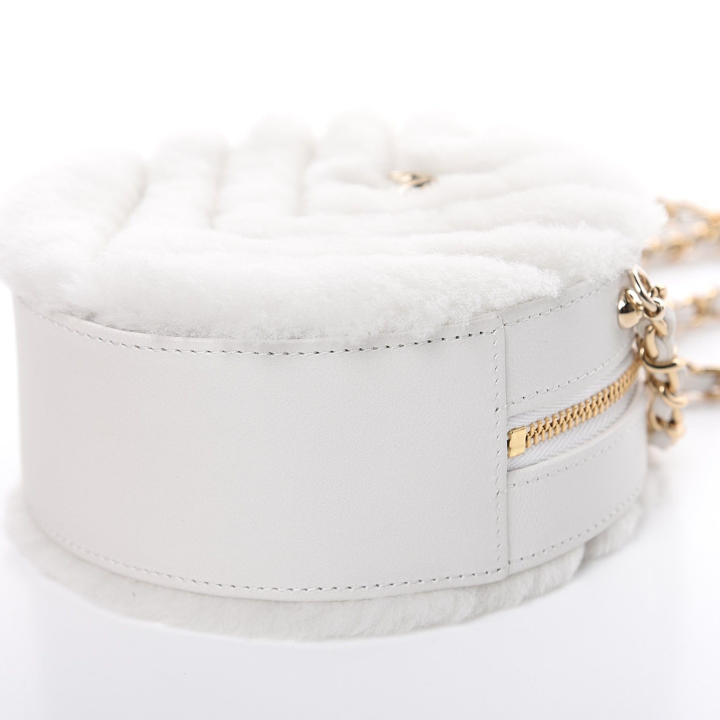 Fur Chevron Quilted Round Clutch With Chain White