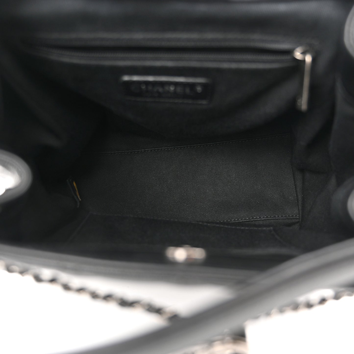 Caviar Quilted Medium CC Bucket Bag Black