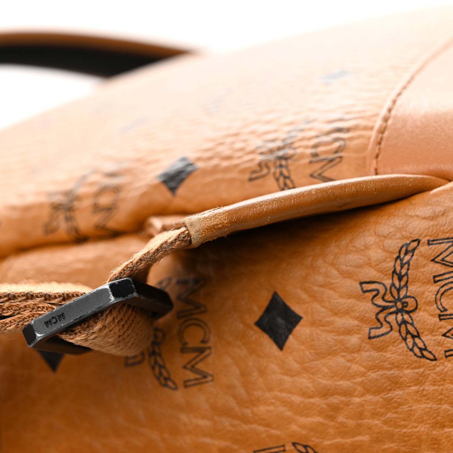 MCM 　限定品バッグ MCM X SAMBYPEN Visetos Small Stark Backpack Cognac 1320419