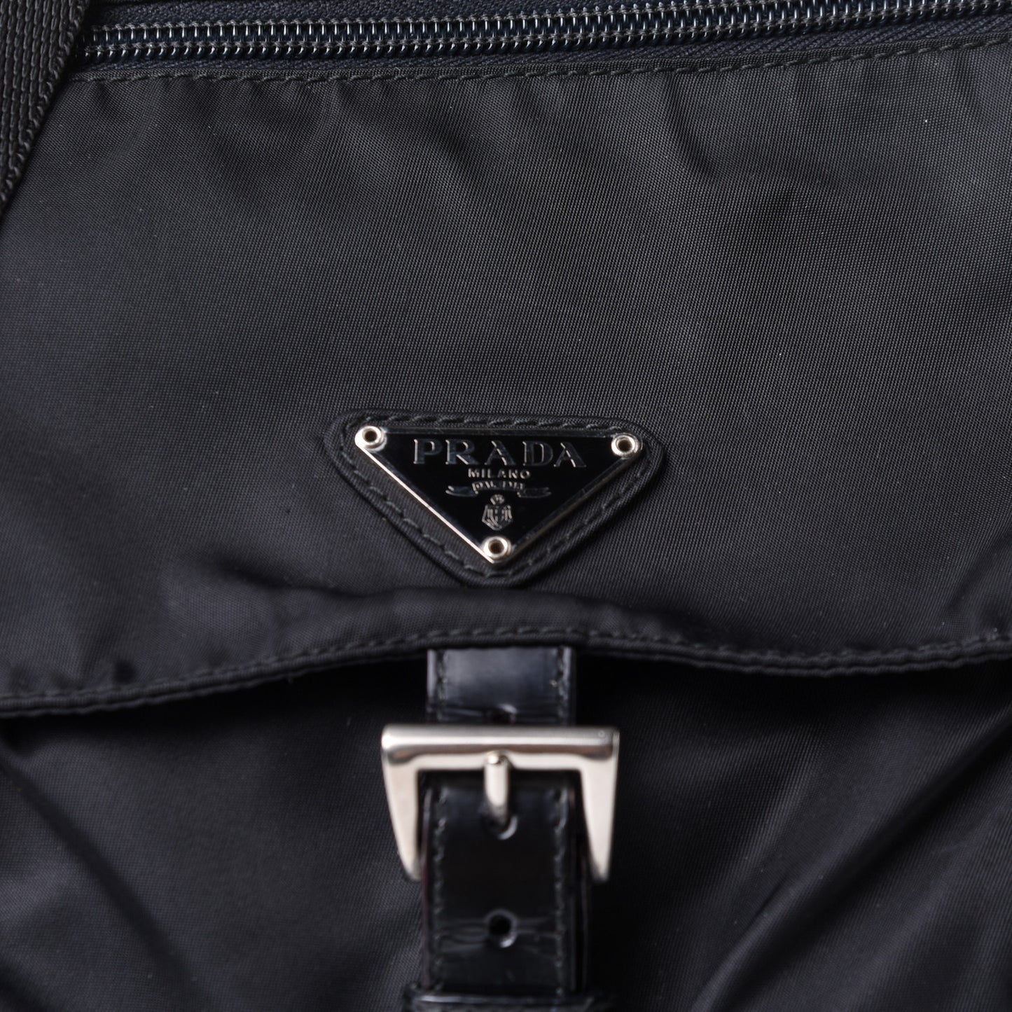Nylon Vela Messenger Black