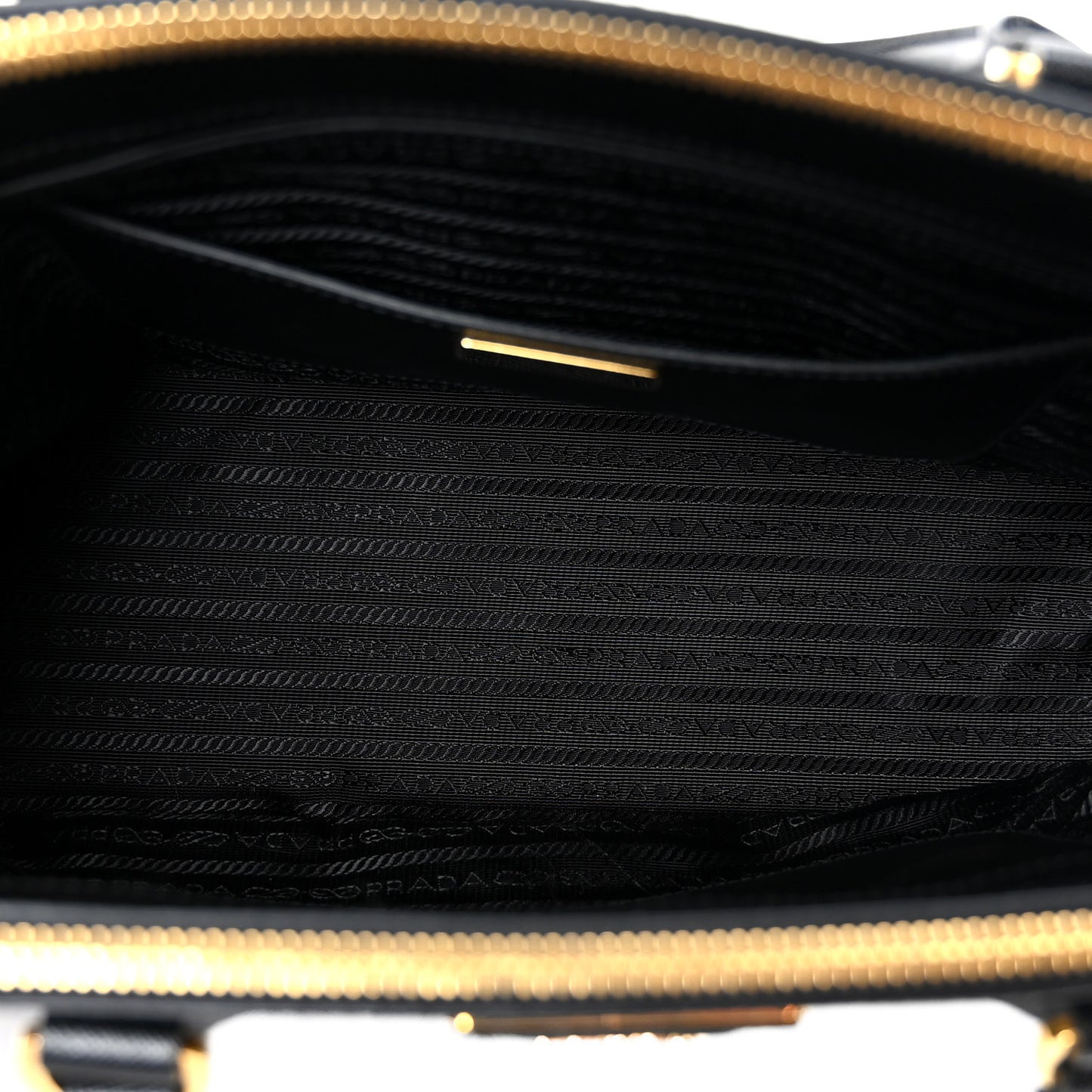 Saffiano Medium Galleria Double Zip Tote Black