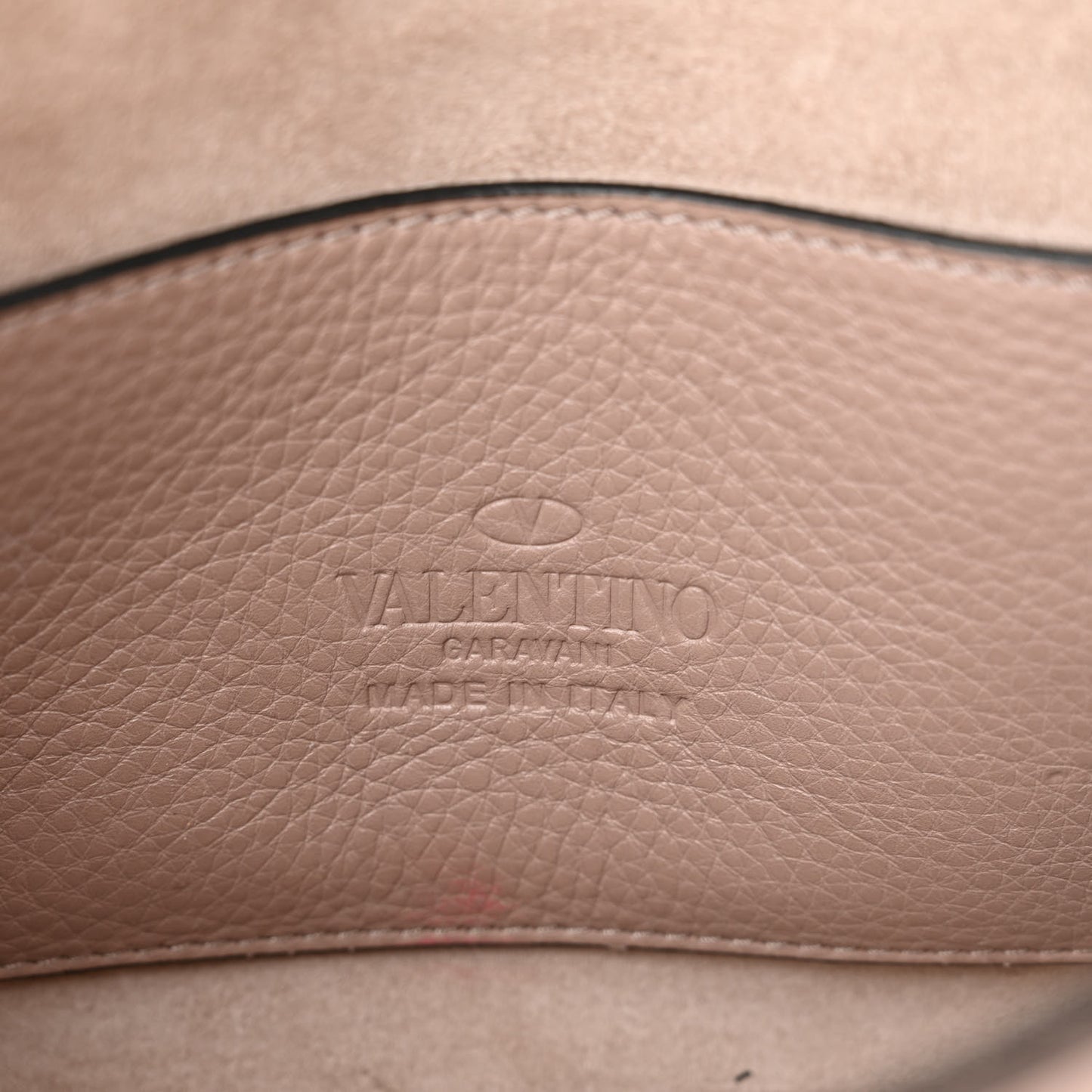 Pebbled Calfskin Medium Rockstud Flip Lock Crossbody Bag Poudre