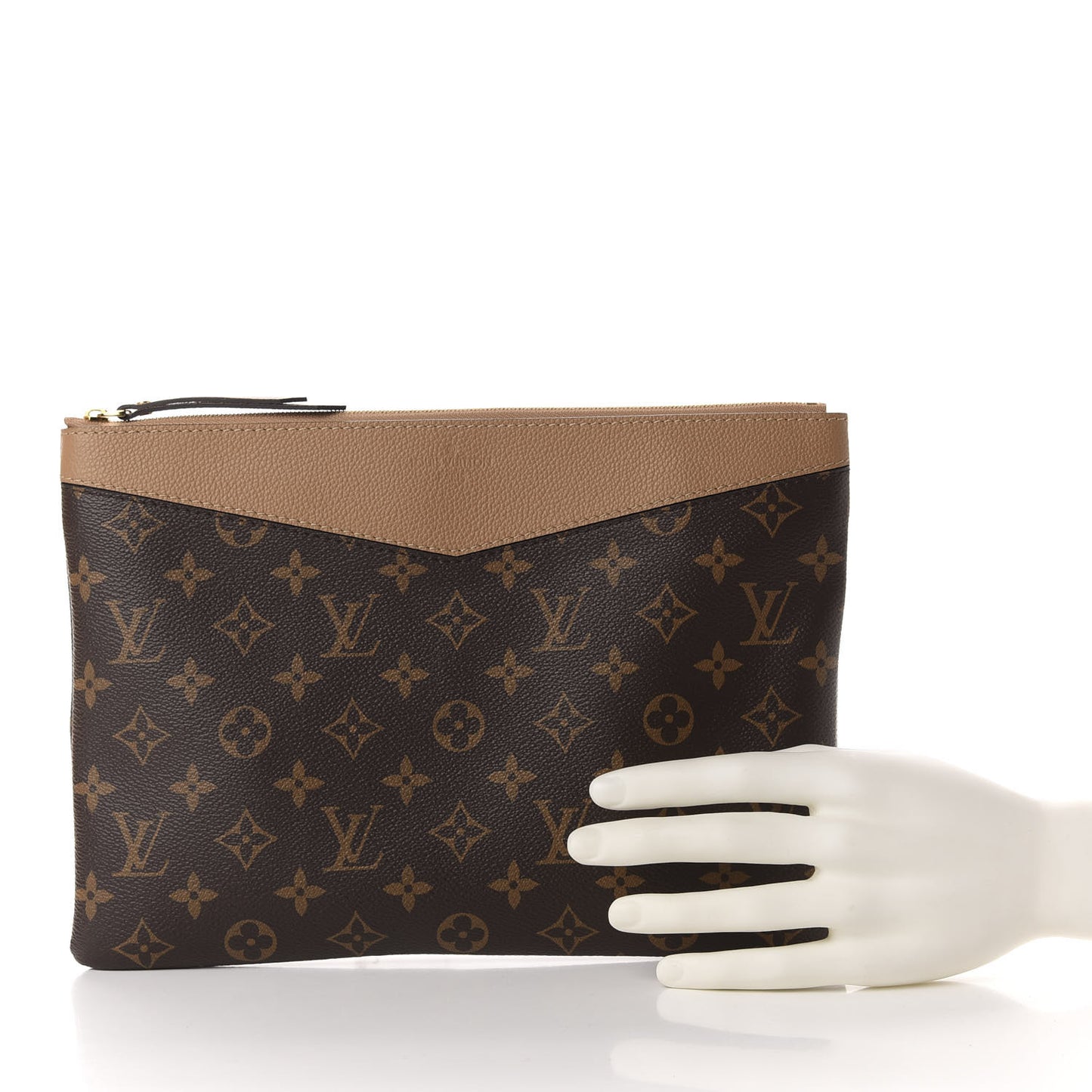 Monogram Daily Pouch Sesame