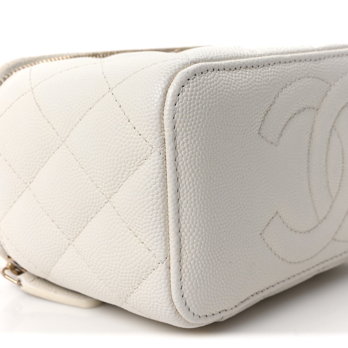 Caviar Quilted Small Vanity Case With Chain White