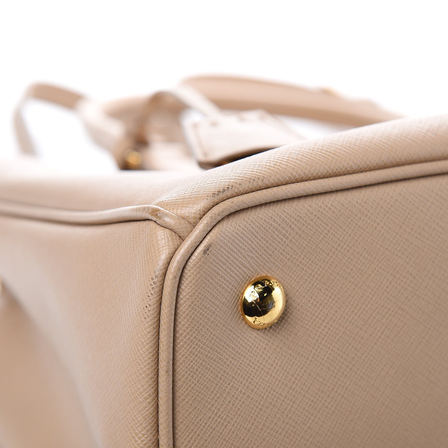 Saffiano Lux Medium Tote Sabbia
