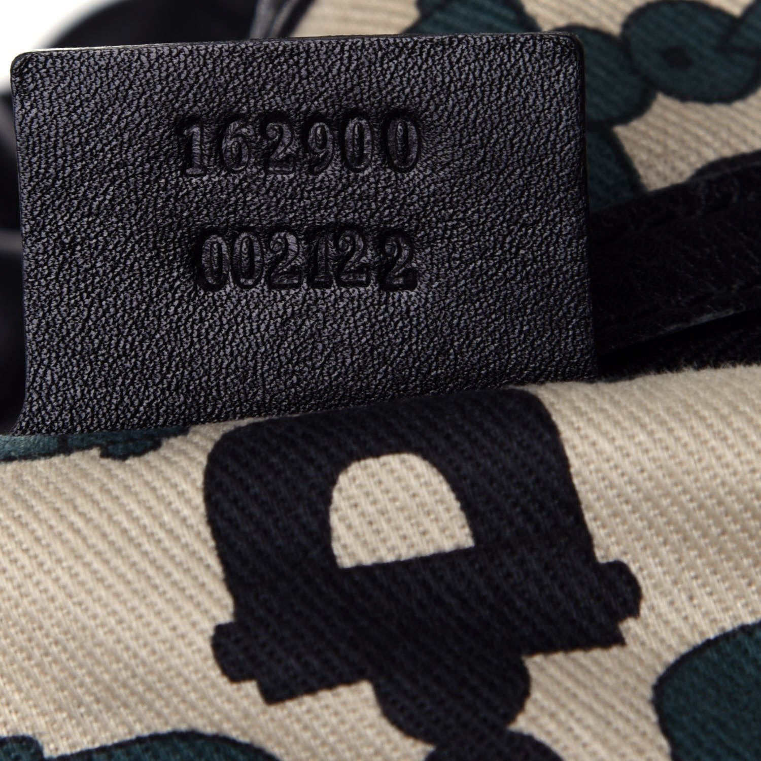 Gucci Guccissima Small Pelham Shoulder Bag Black 7 of 13