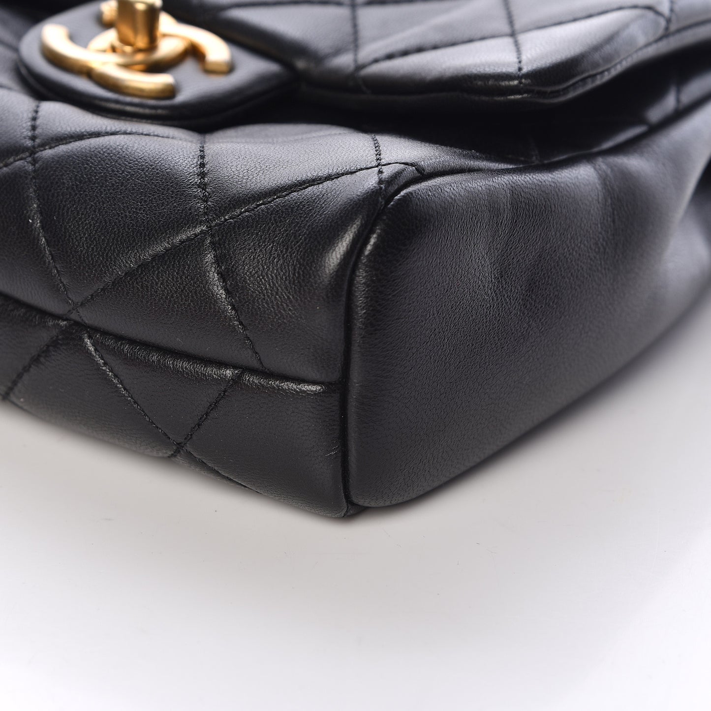 Lambskin Pearl Quilted Side Packs Black