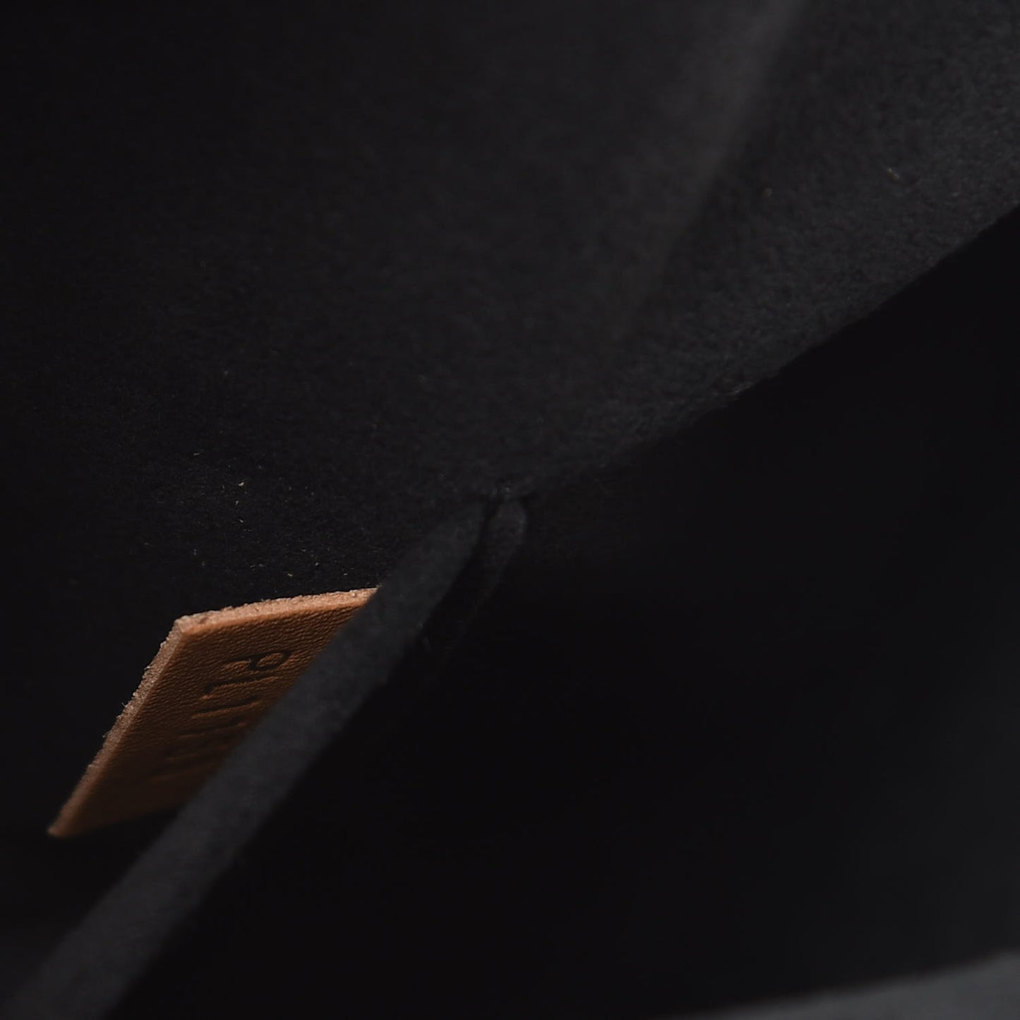 Reverse Monogram Giant Boite Chapeau Souple