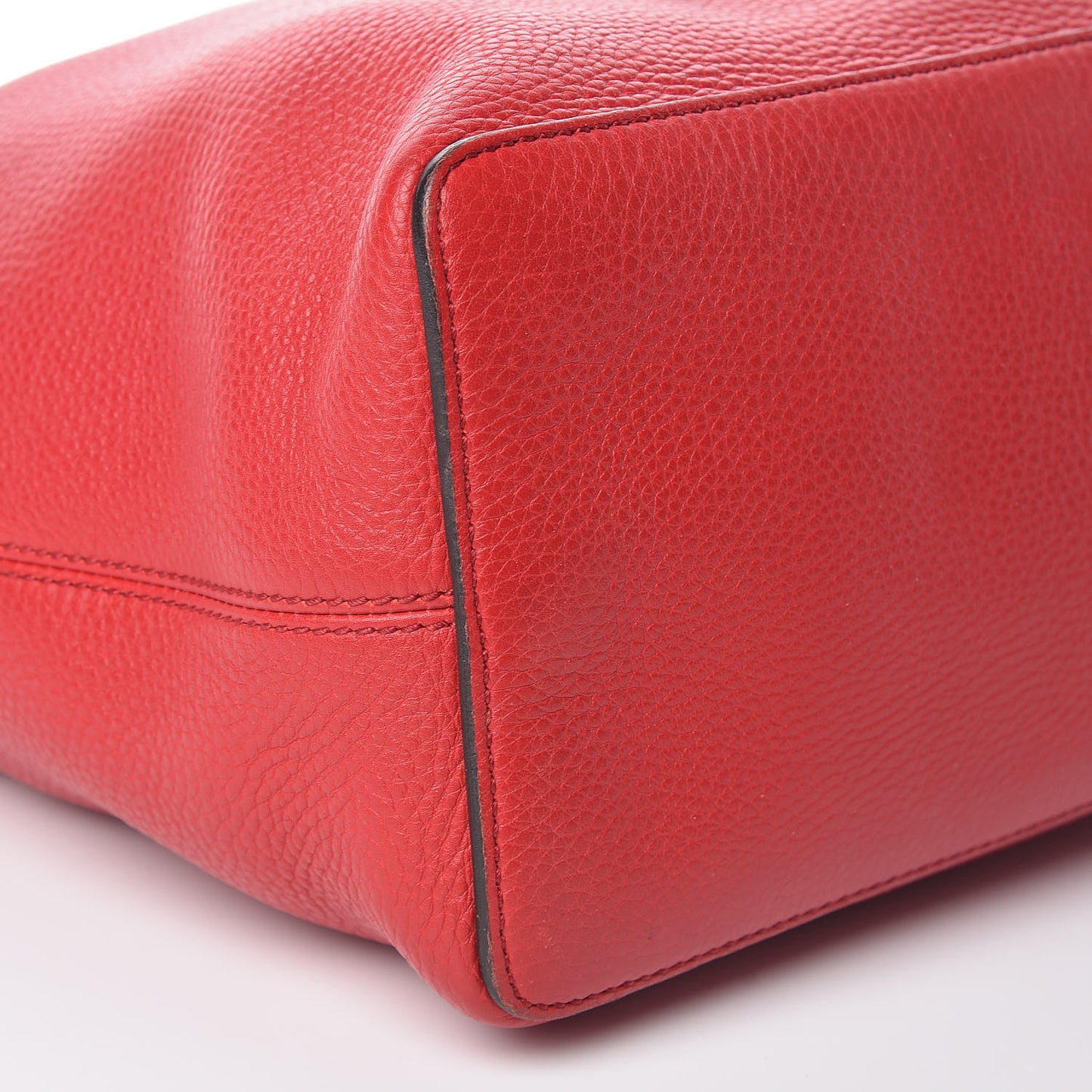 Pebbled Calfskin Large Soho Hobo Tabasco Red