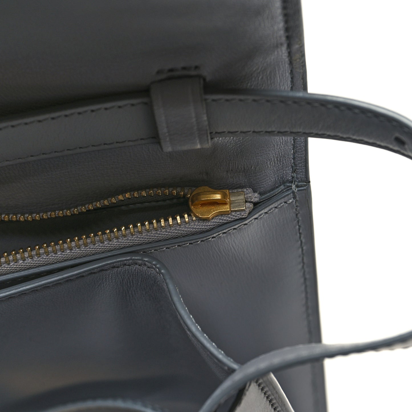 Box Calfskin Medium Classic Box Flap Bag Cloud