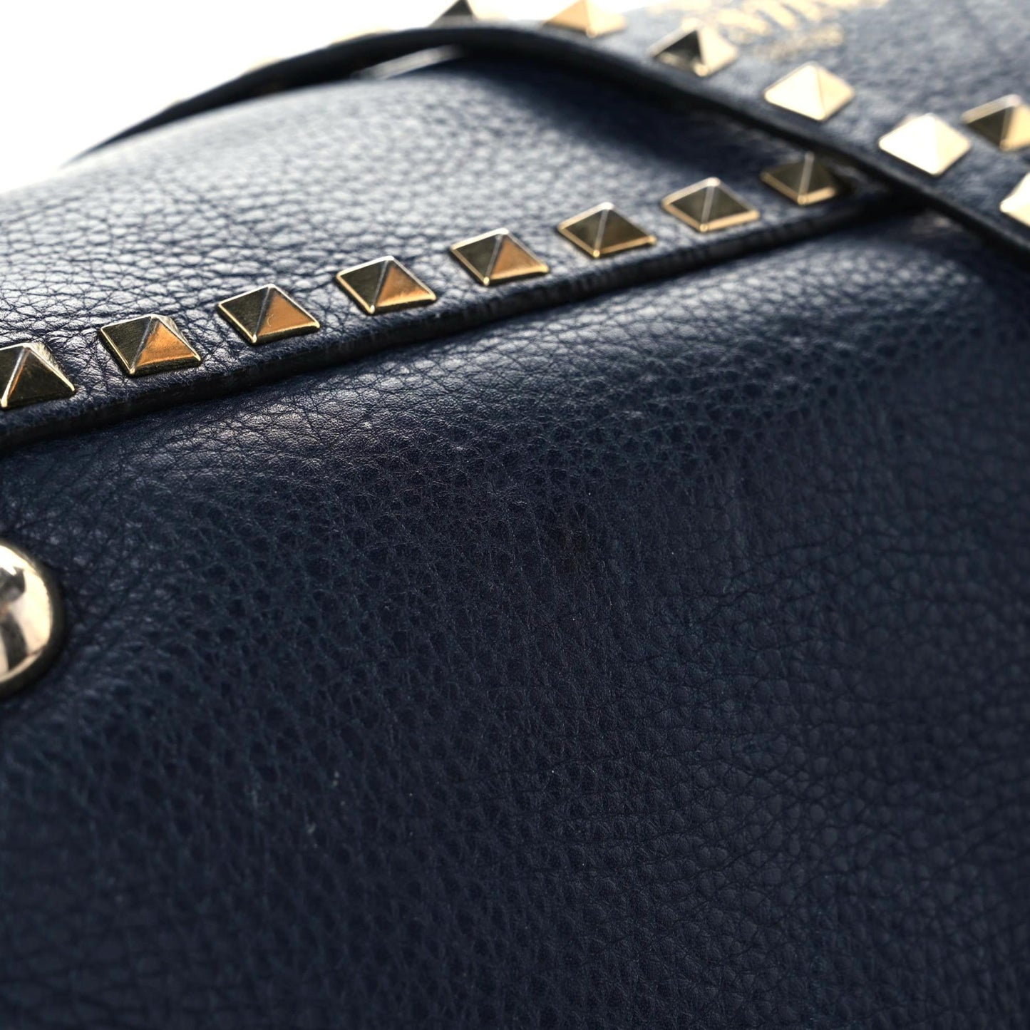 Pebbled Calfskin Medium Rockstud Tote Marine
