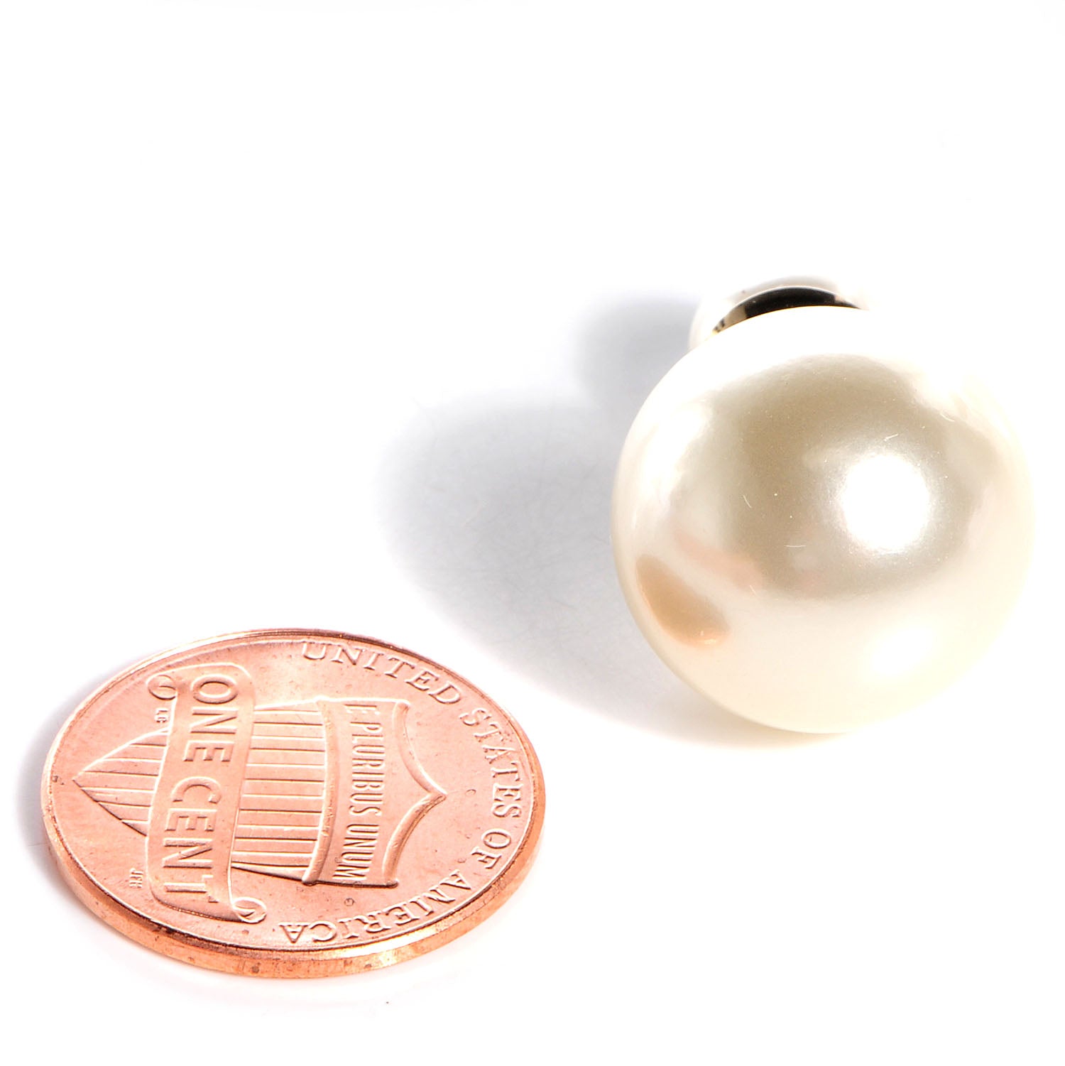Christian Dior Mise En Dior Tribal Earrings Cream 2 of 5