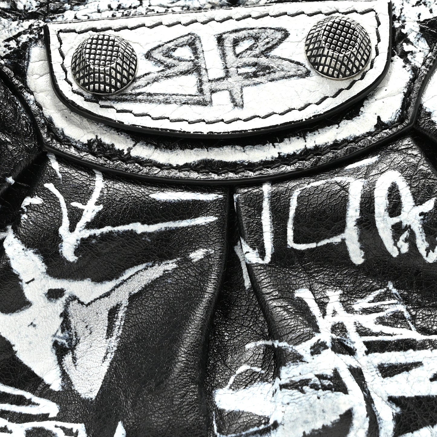 Agneau Arena Graffiti Le Cagole Shoulder Bag XS White Black