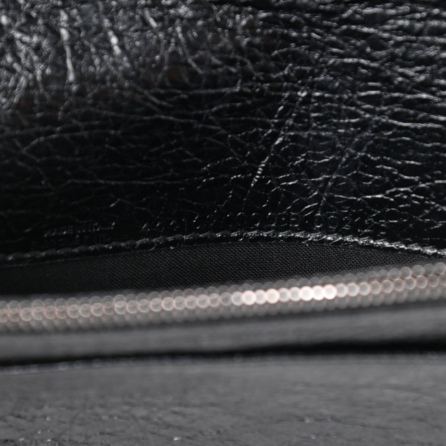 Agneau Silver Metallic Edge Hardware Wallet On Chain Black